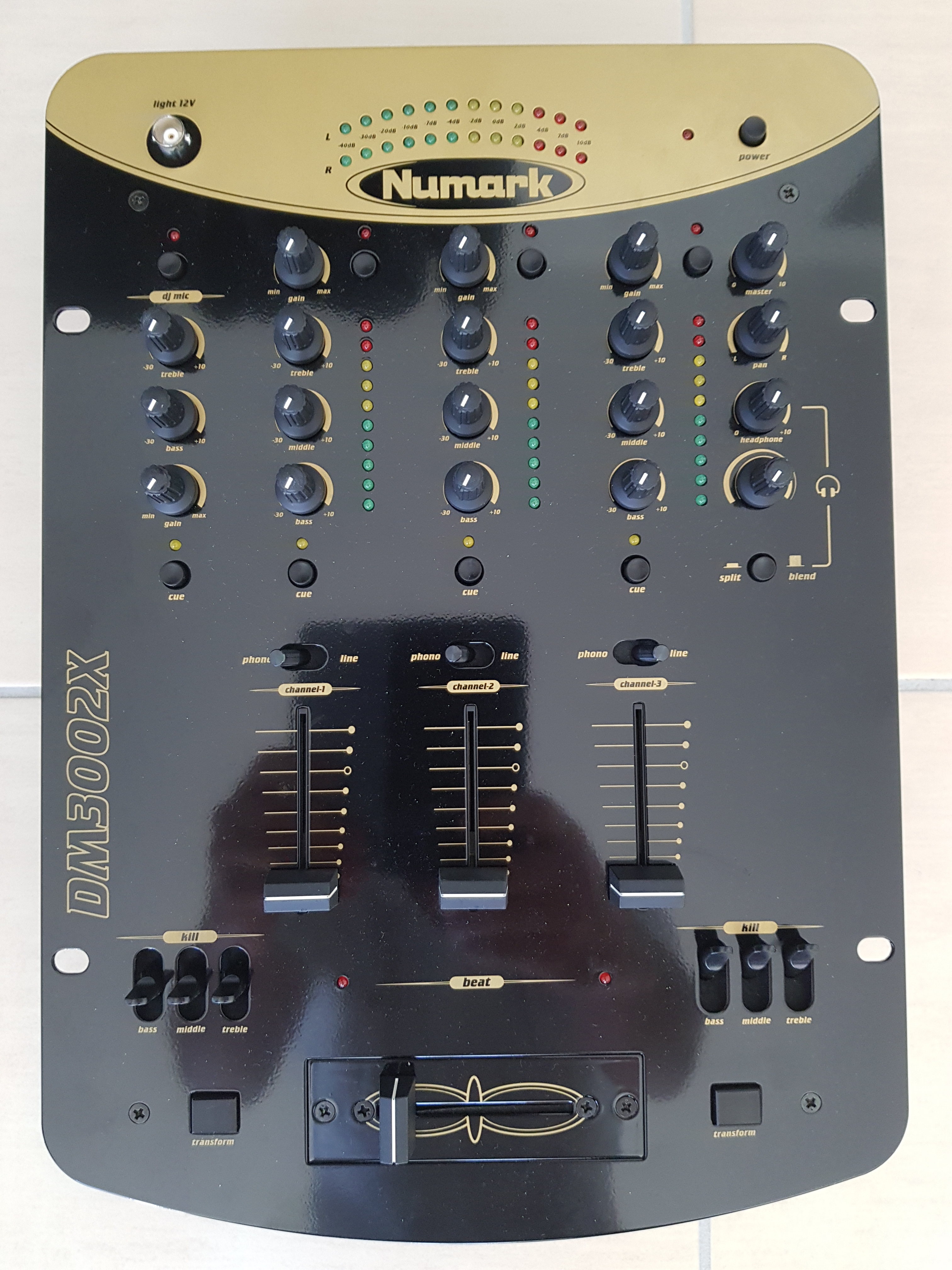 DM3002X Numark DM3002X Audiofanzine