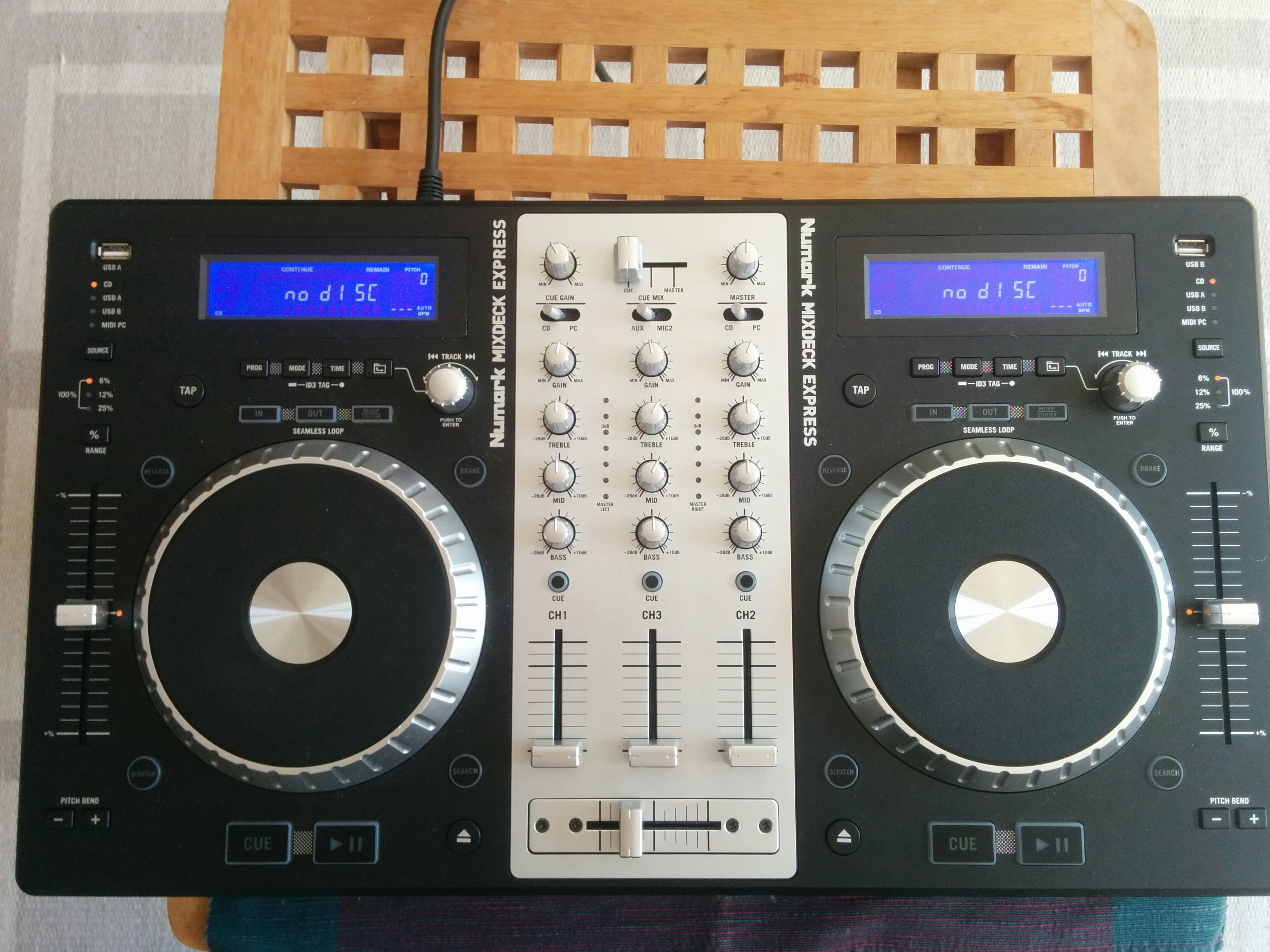 Numark Mixdeck Express + Flight case (IledeFrance) Audiofanzine