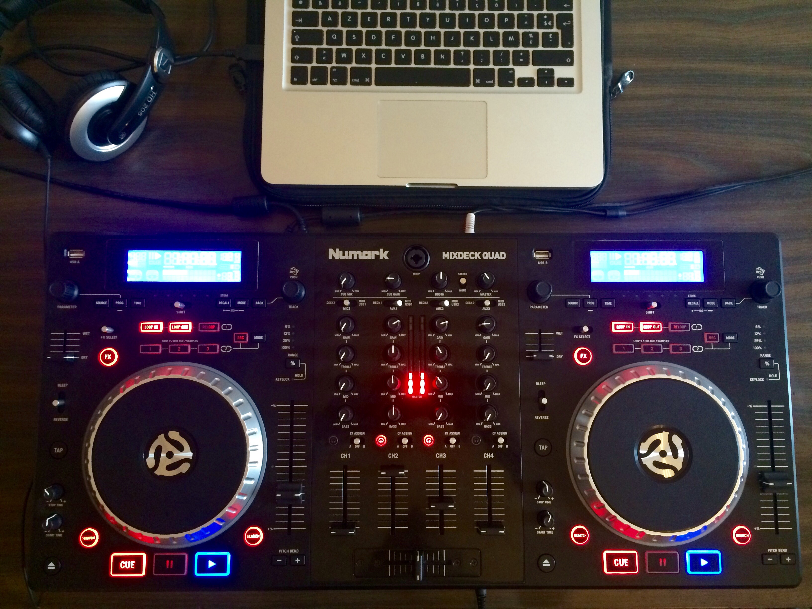 Numark Mixdeck Quad image (973481) Audiofanzine