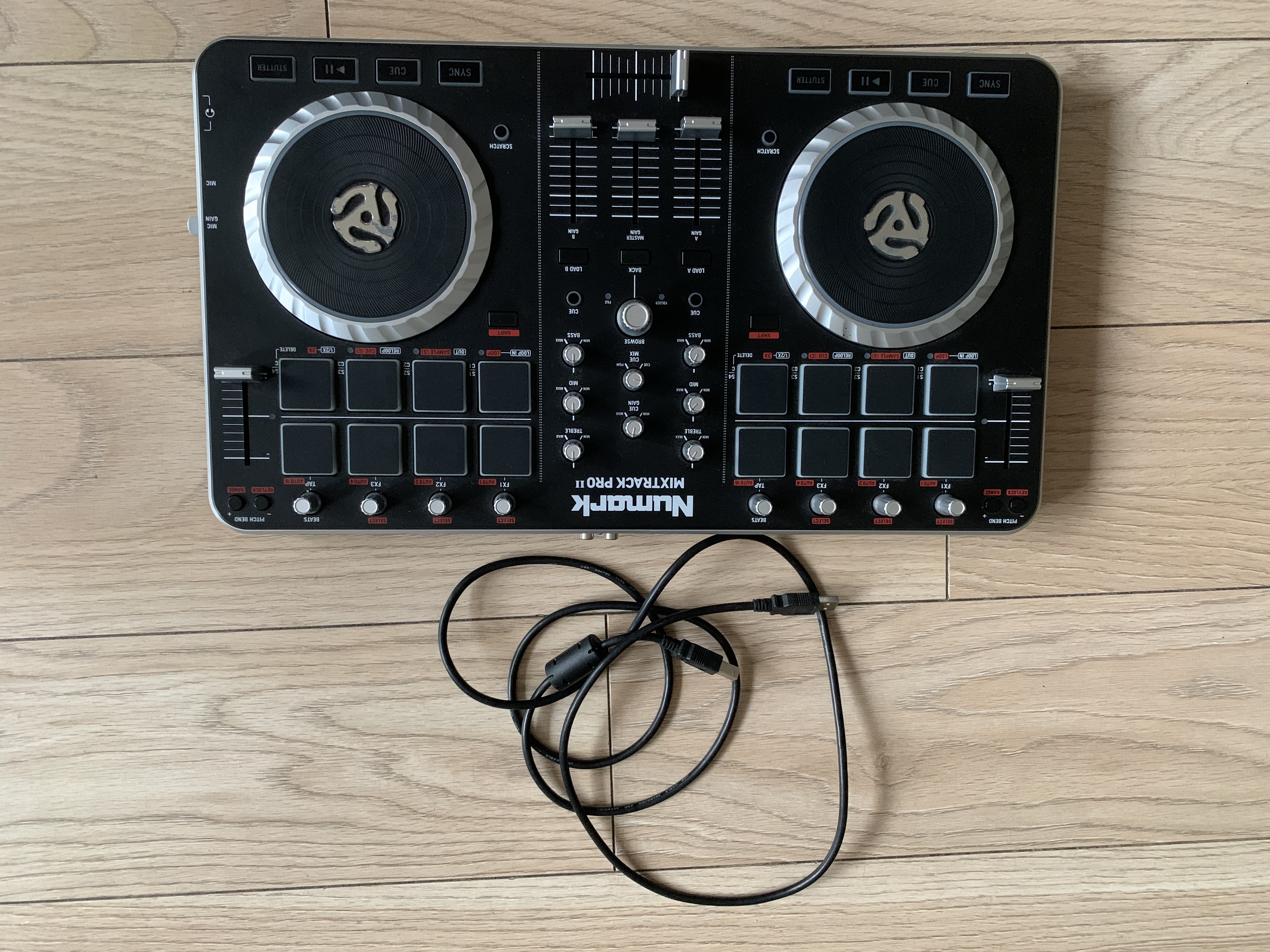 Hercules DJ Control Air vs Numark Mixtrack Pro II: What is the difference?