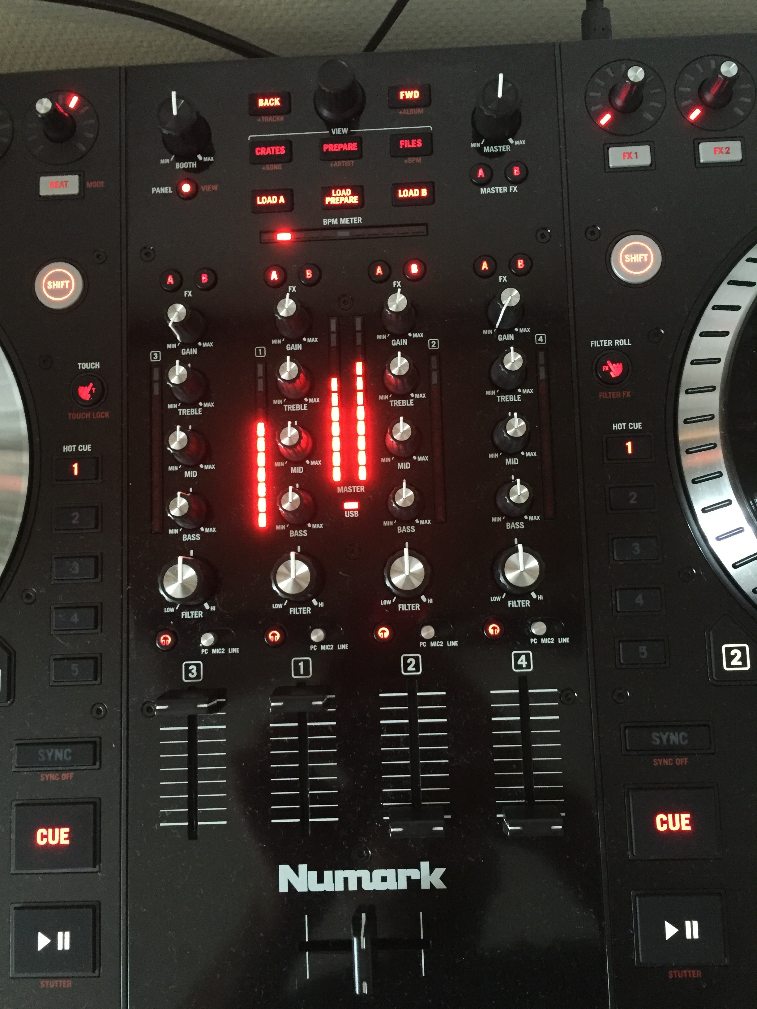 Photo Numark NS7 II Numark NS7 II (43720) (1497385) Audiofanzine