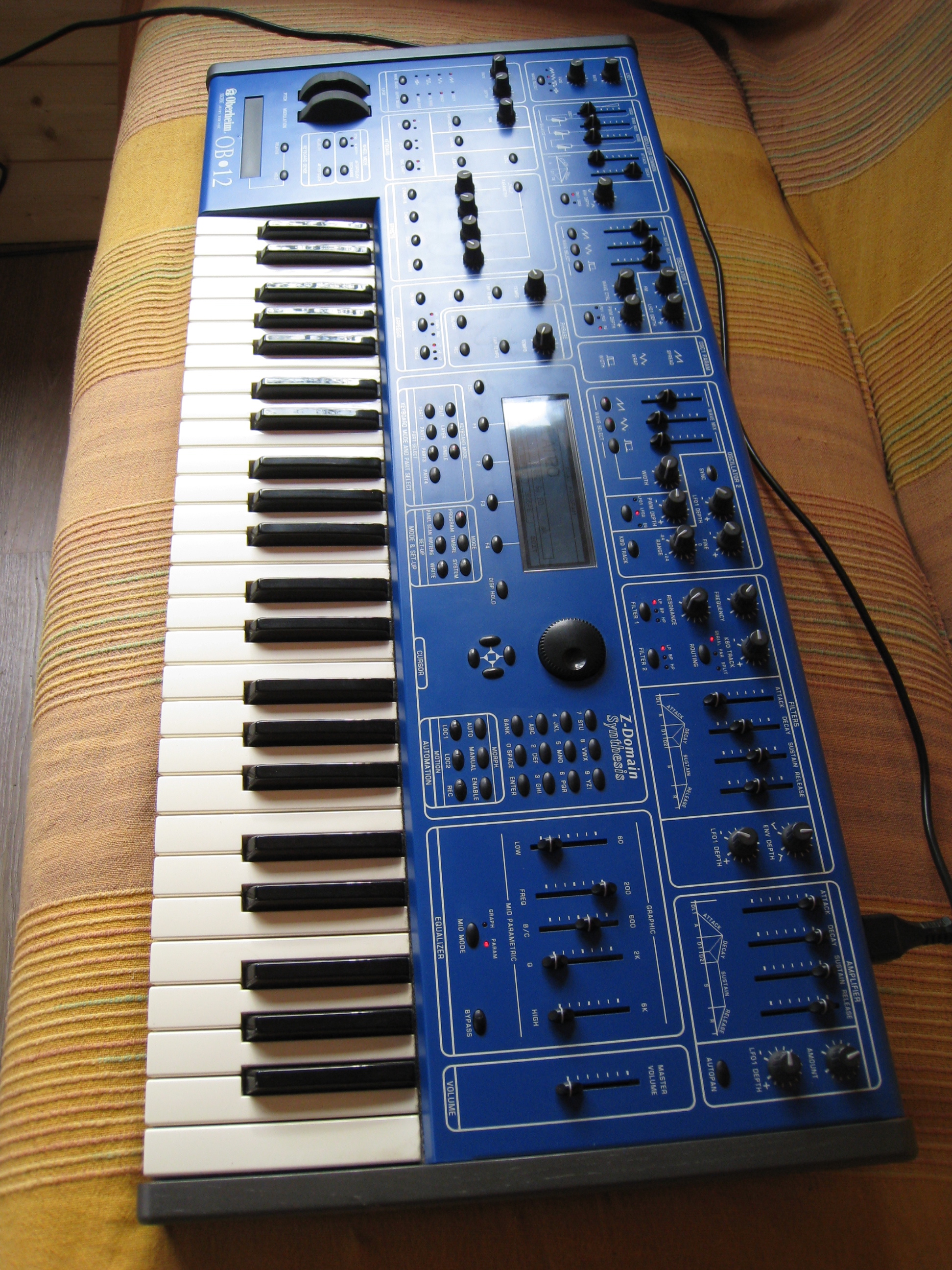 Photo Oberheim OB12 Oberheim OB12 (94379) (578300) Audiofanzine