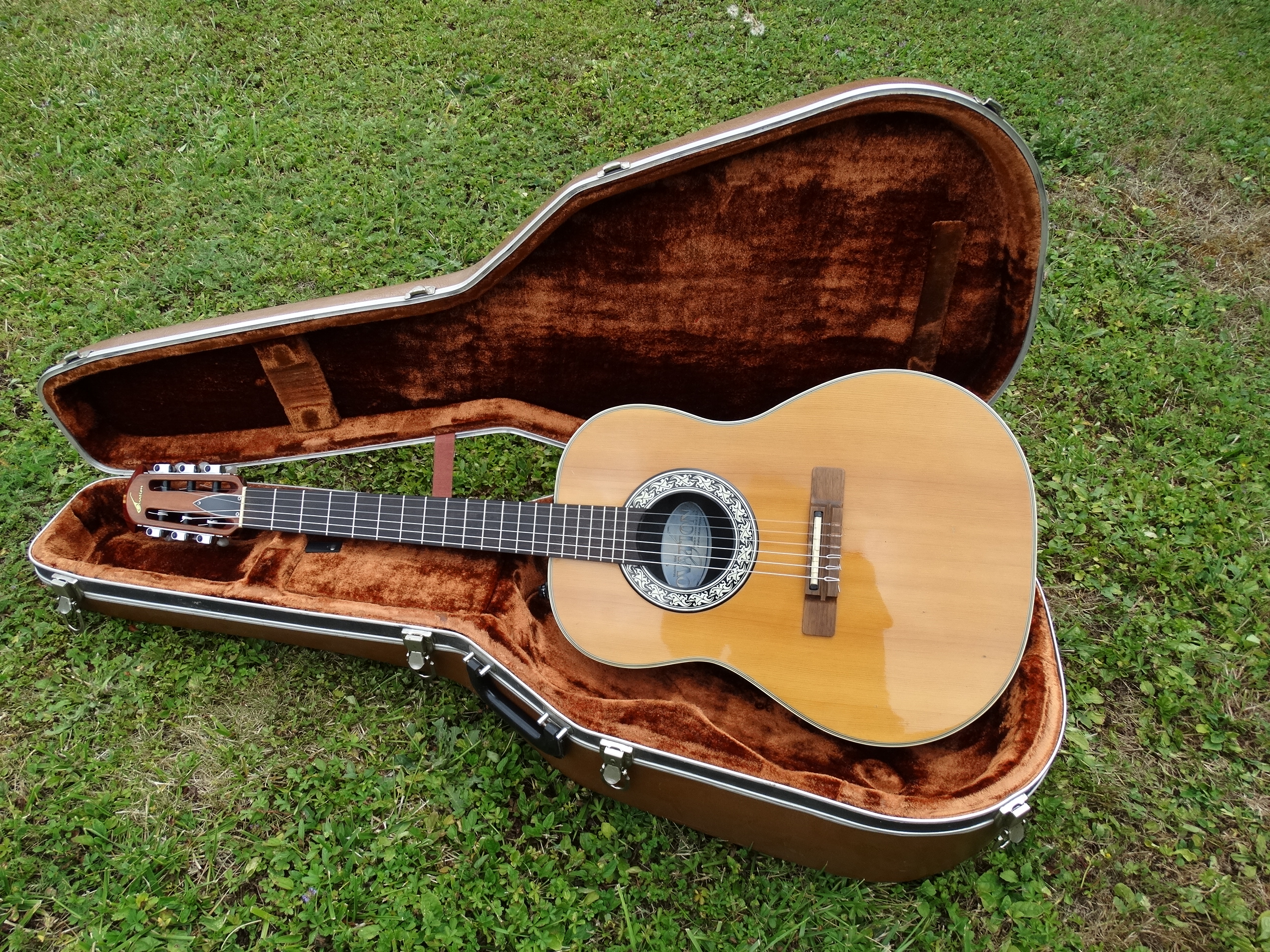 Ovation 16244 country artist (nylon) image (1834974) Audiofanzine