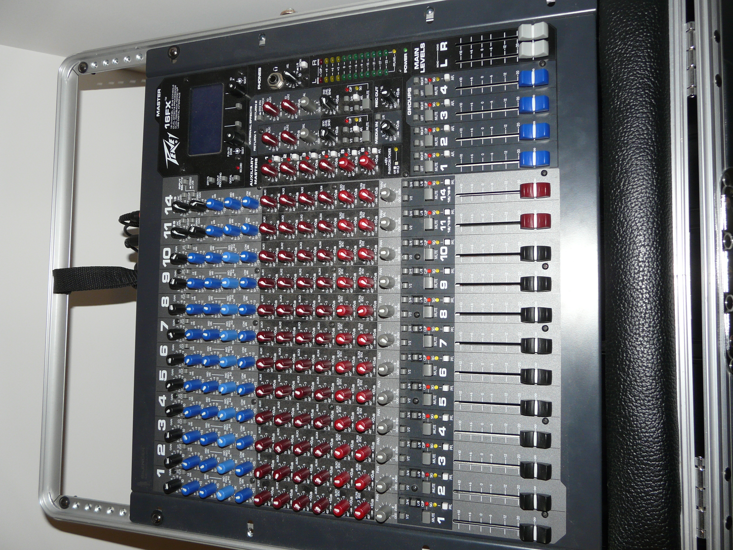 Photo Peavey 16FX : Peavey 16FX (36516) (#737661) - Audiofanzine