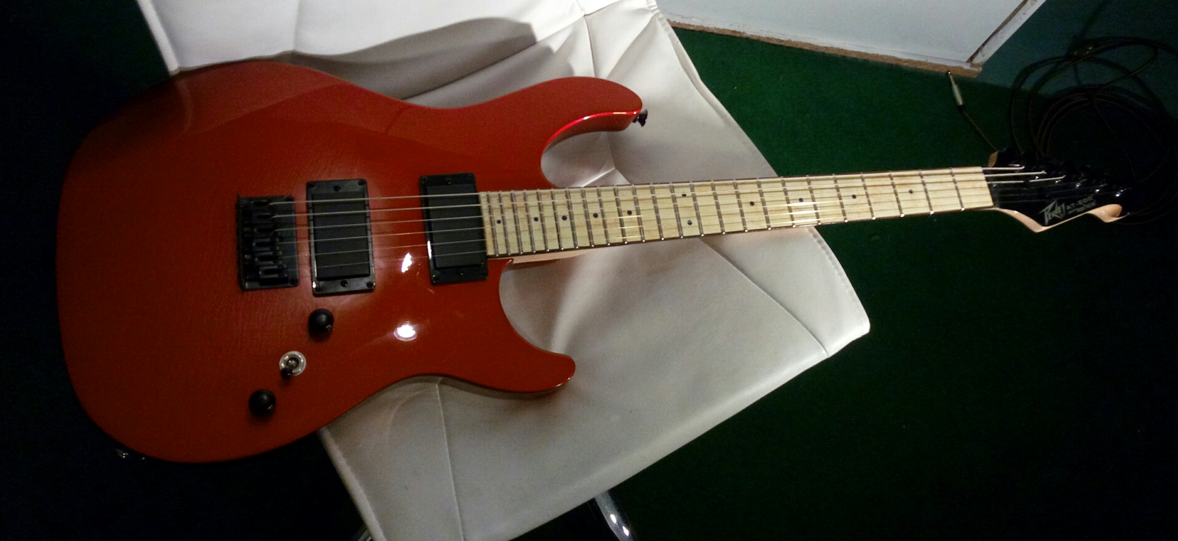 AT200 CHERRY APPLE RED Peavey AT200 Cherry Apple Red Audiofanzine