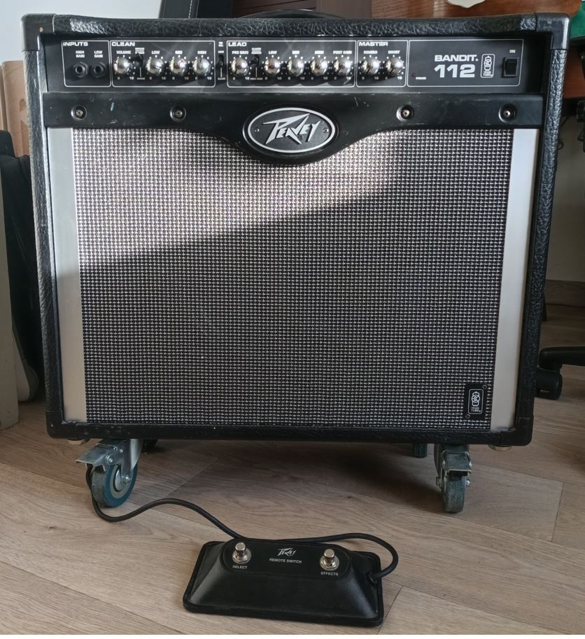 特価ブランド 完動品！PEAVEY 真空管サウンドギターアンプbandit112