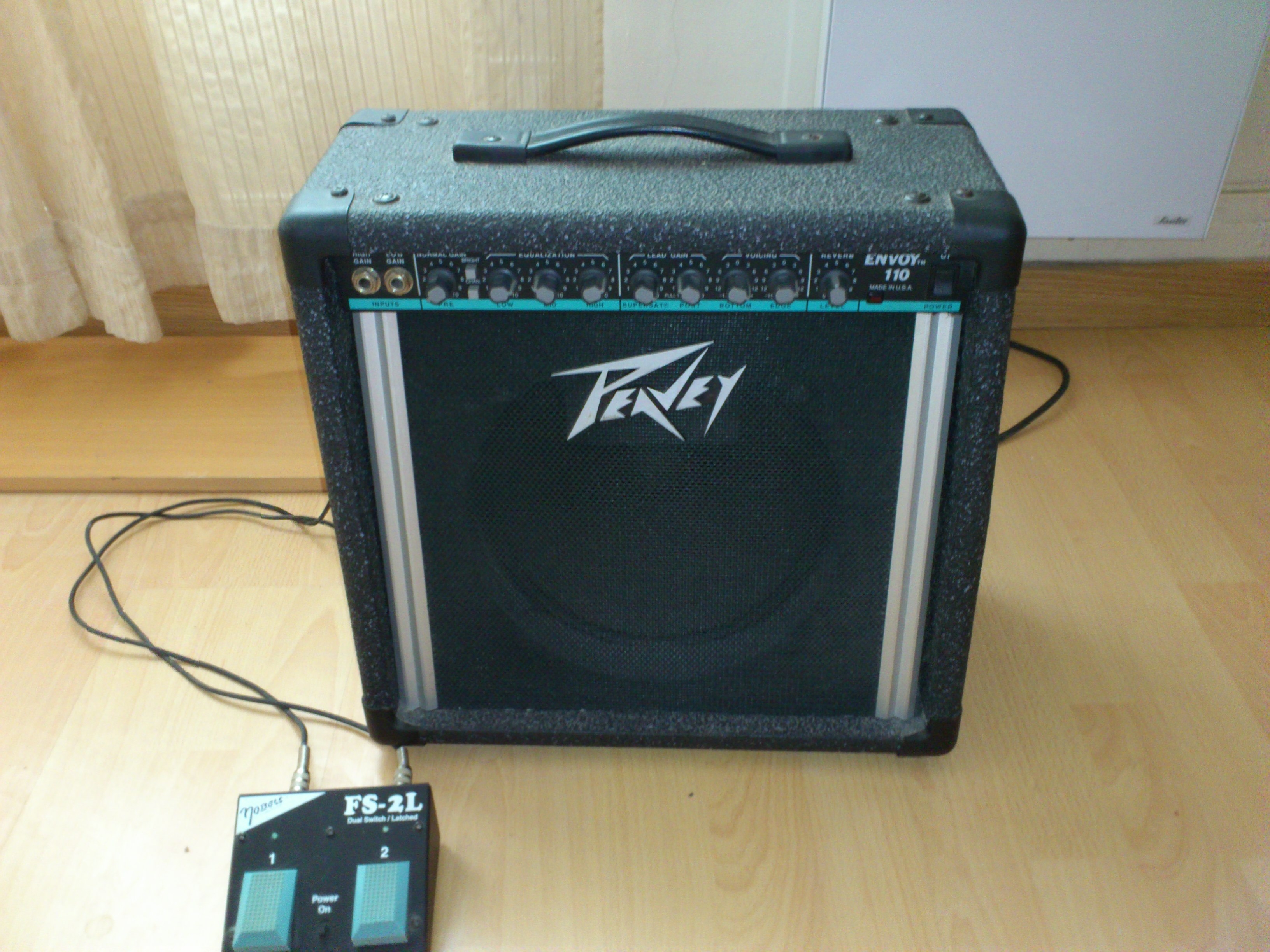 Комбик без. Комбик Peavey Envoy 110. Peavey 15 gt. Комбоусилитель Peavey 150 ватт. Комбик Blackstar 10 ватт.