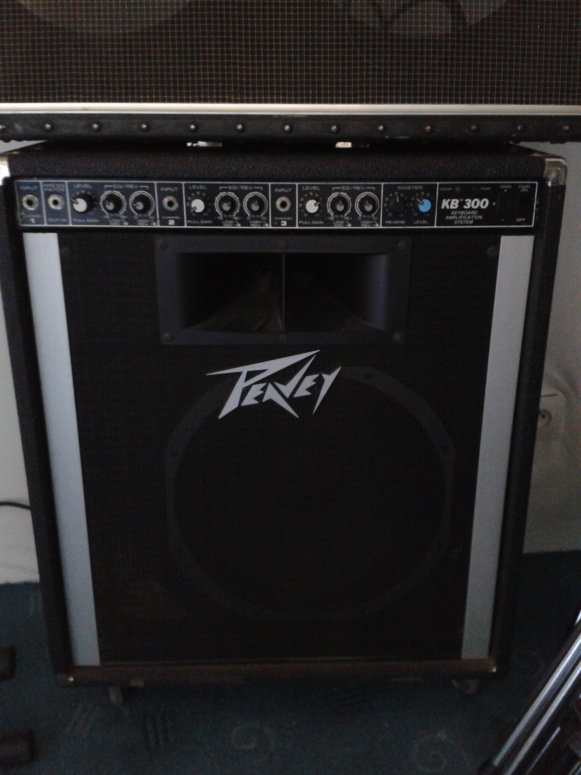 Photo Peavey KB300 Peavey [KB Series] KB300 (492704) Audiofanzine