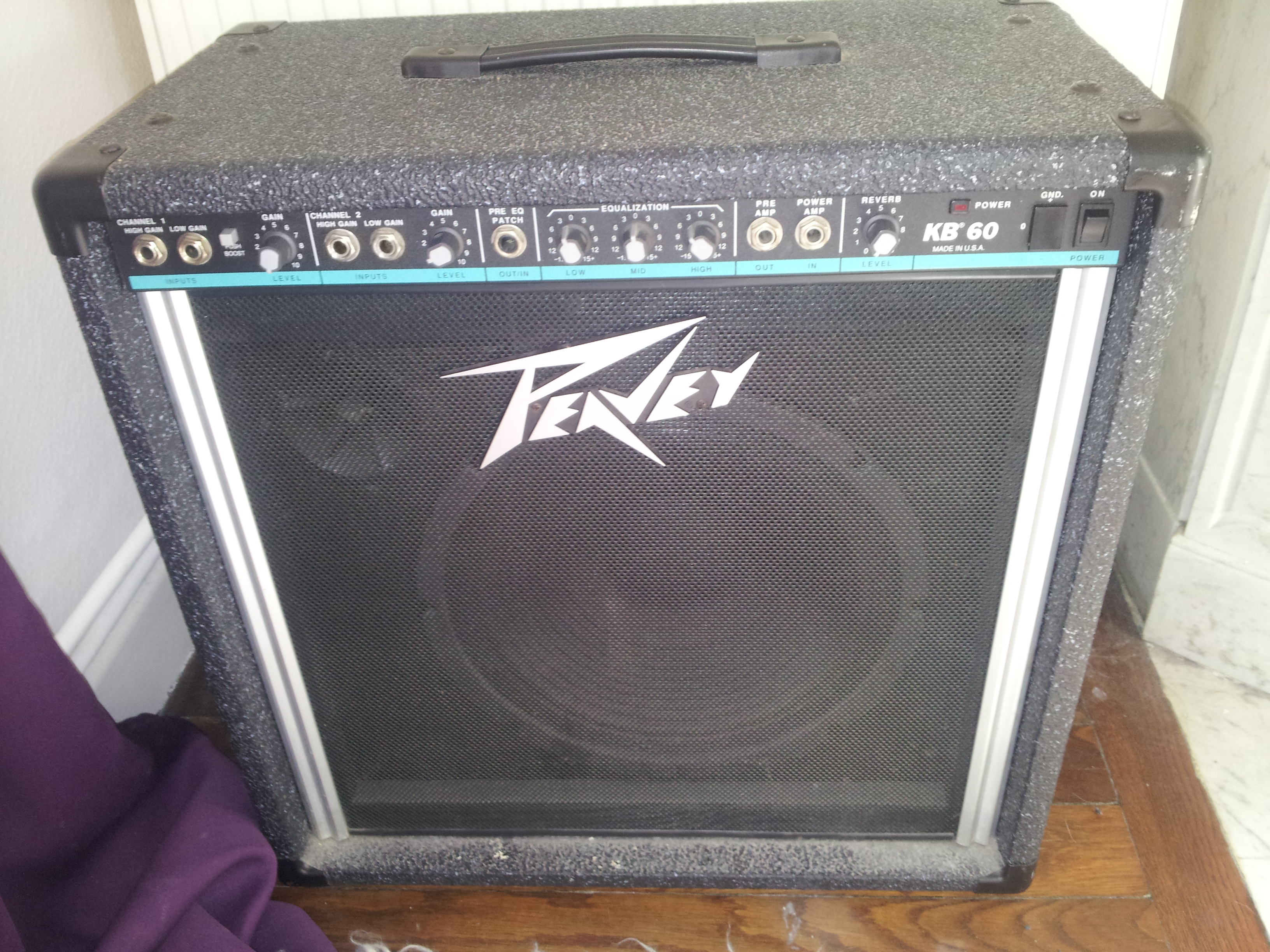 Photo Peavey KB60 Peavey KB60 (275) (629930) Audiofanzine