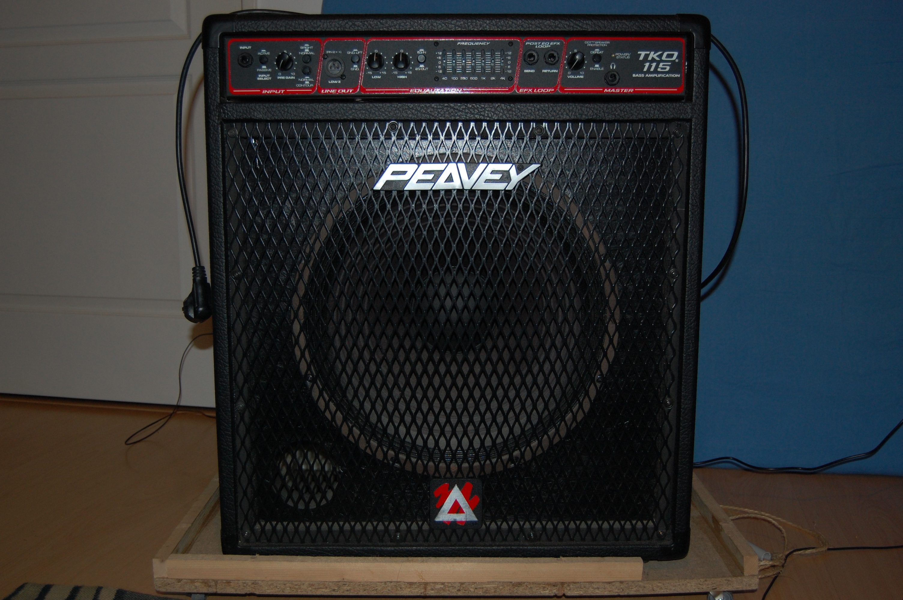 Peavey TKO 115 S image (#498991) - Audiofanzine