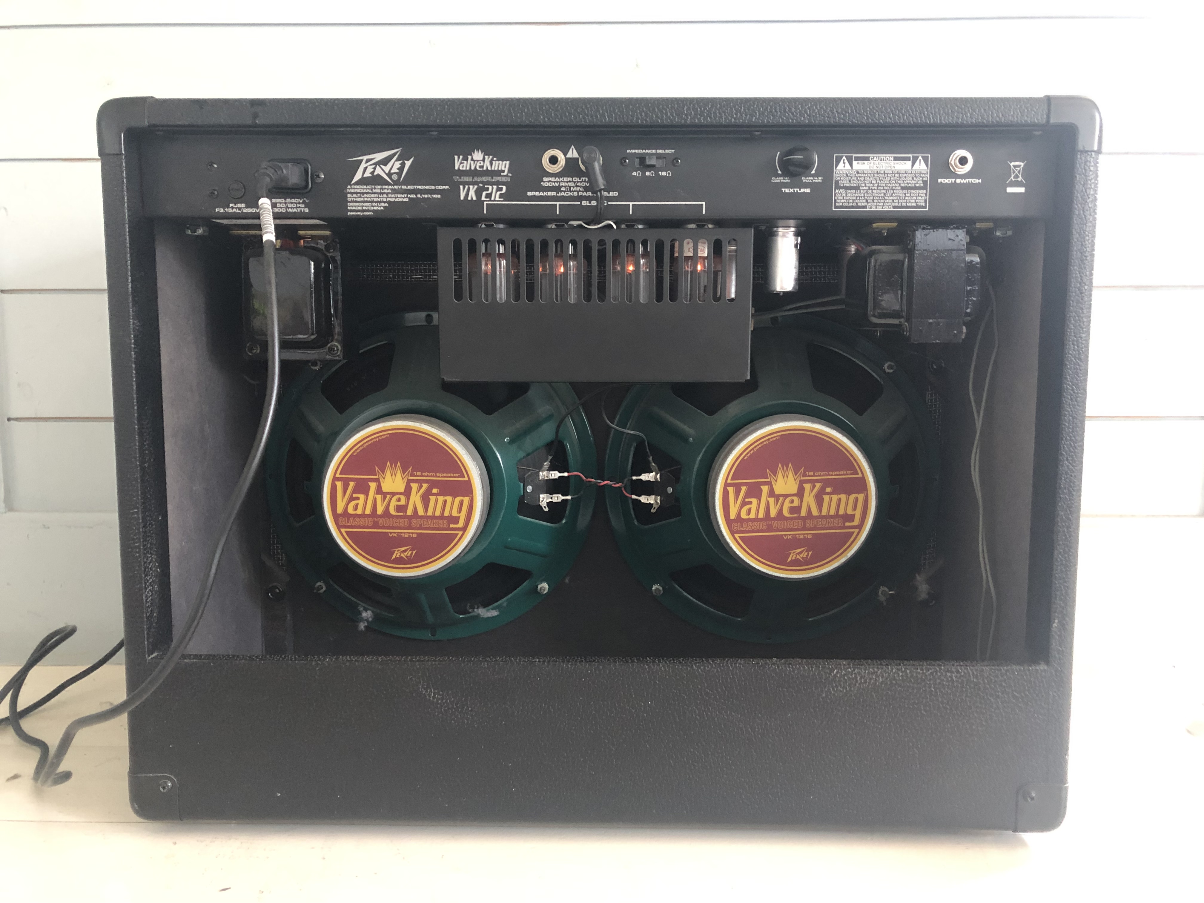 Vends Peavey ValveKing 212 100 Watt (Ile-de-France) - Audiofanzine