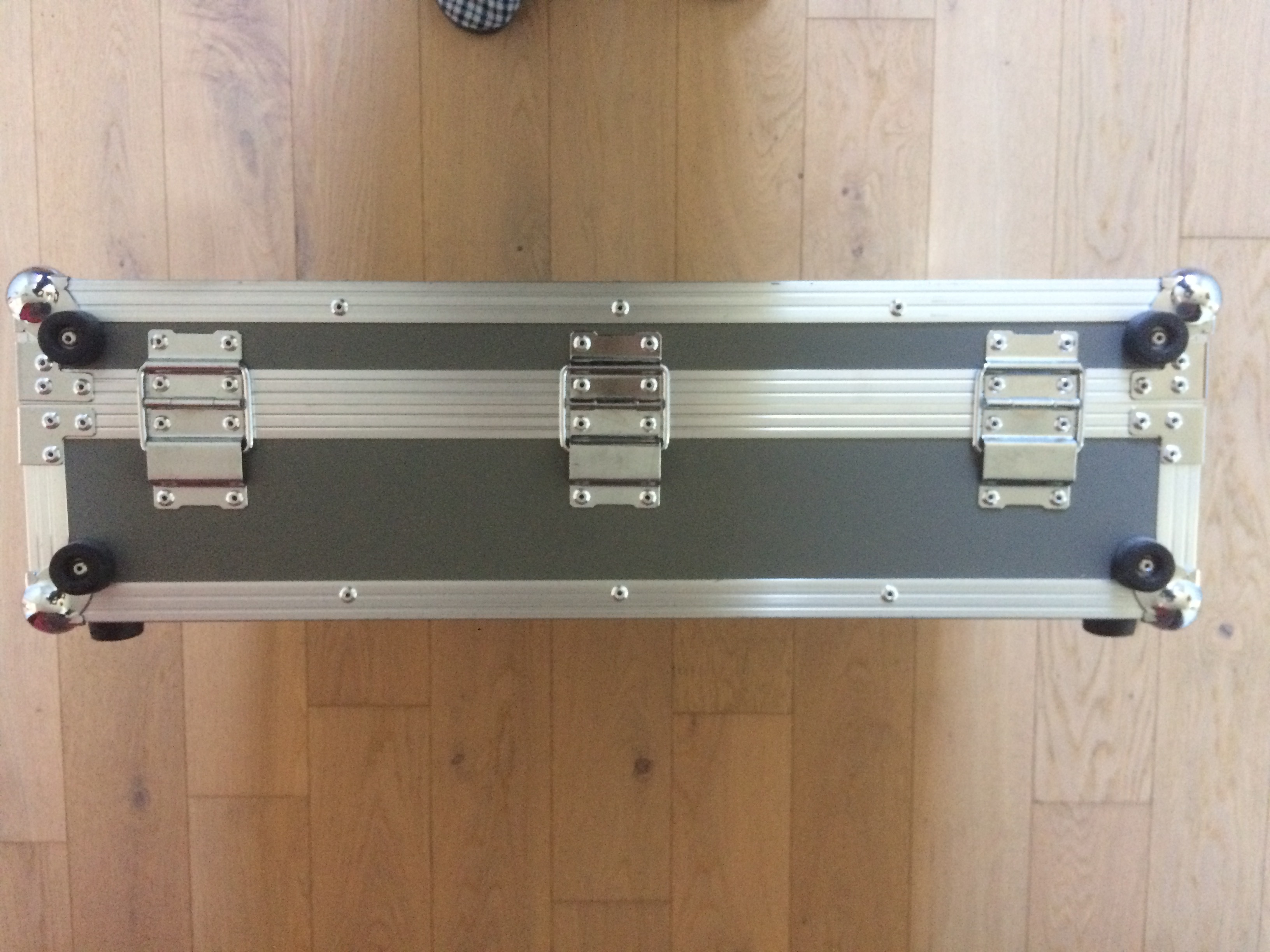 Vends Pedaltrain 2 avec tour case (Pays de la Loire) Audiofanzine