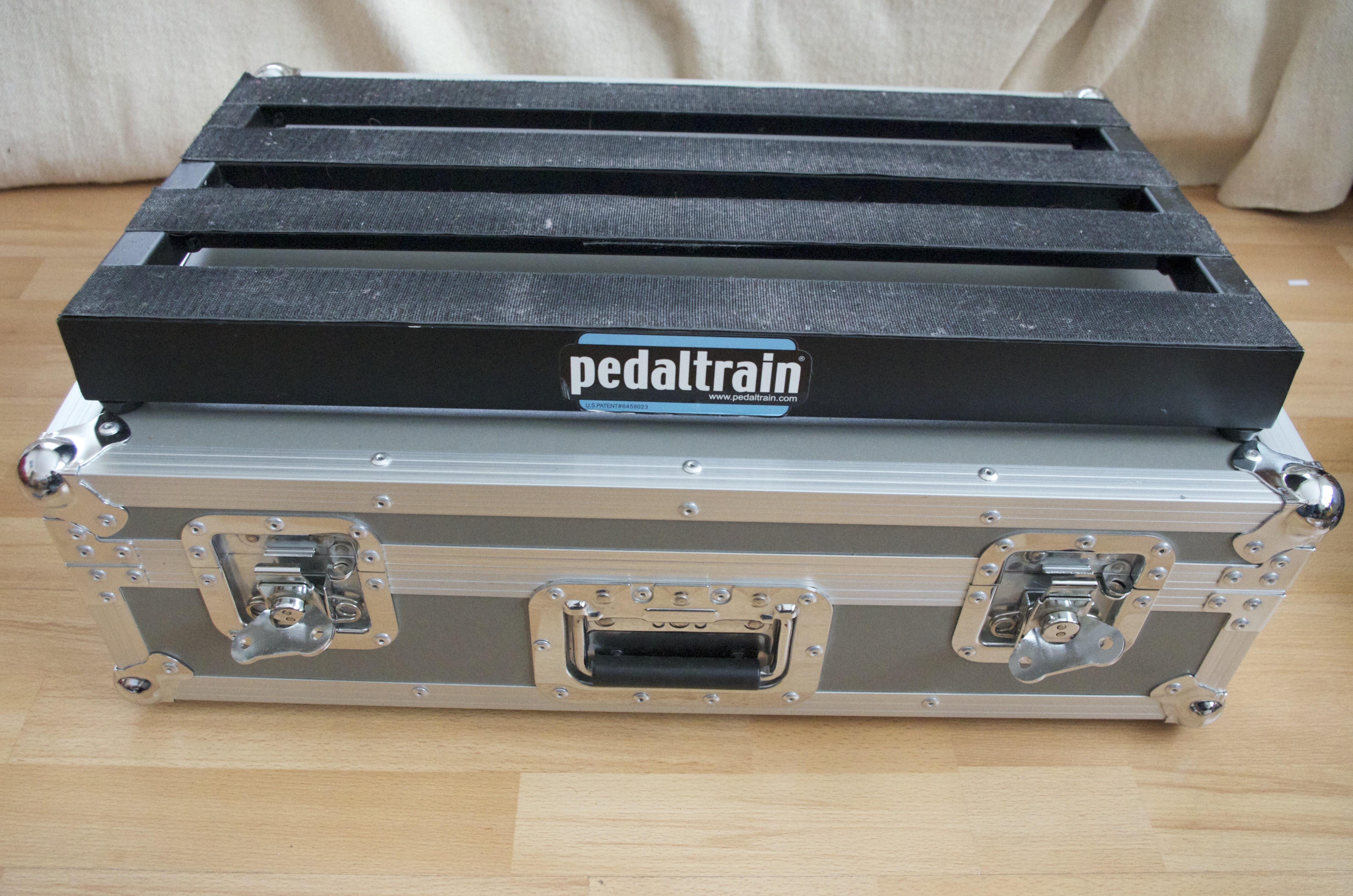 Pedaltrain Pedaltrain 2 w/ Hard Case image (732300) Audiofanzine