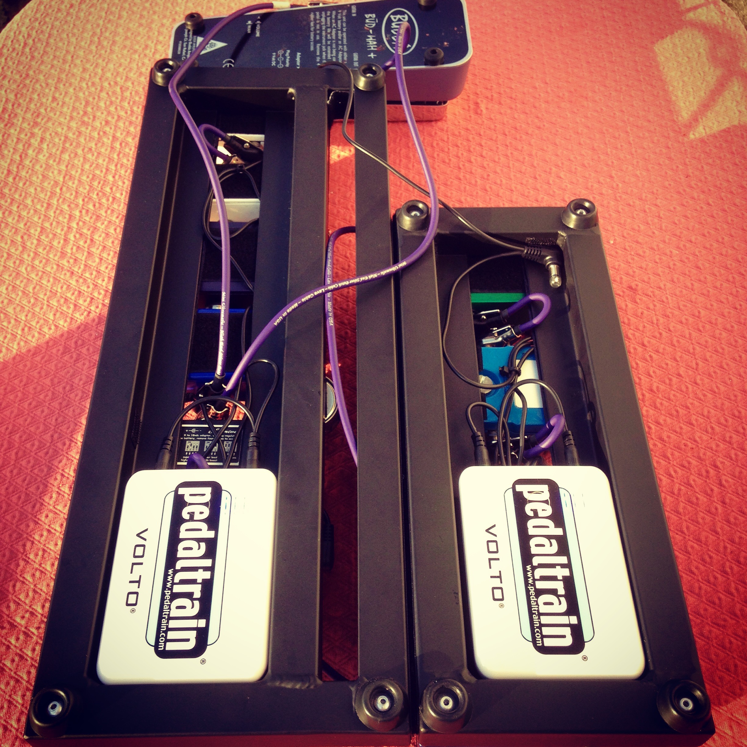 VOLTO Pedaltrain Volto Audiofanzine