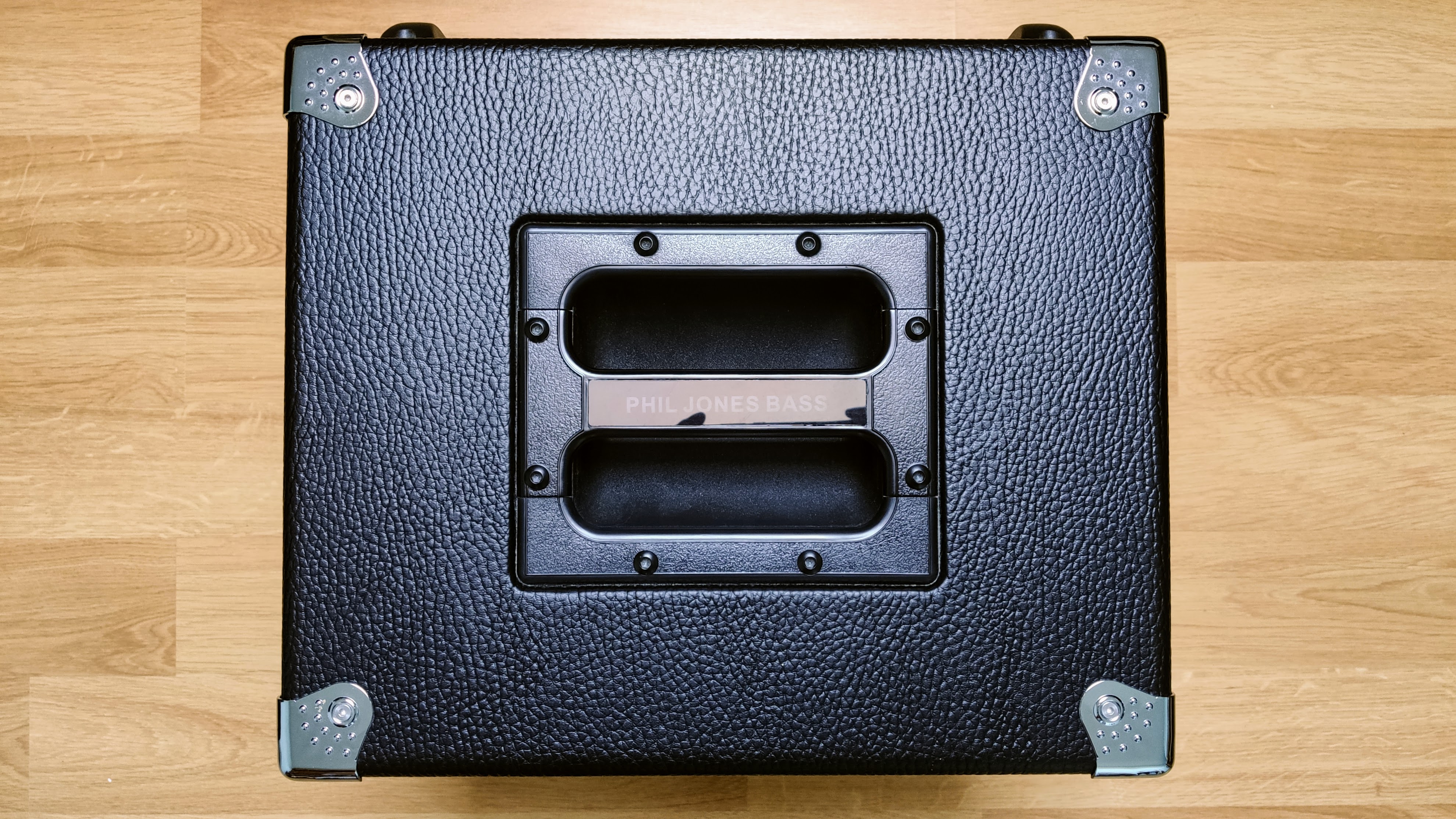 phil jones piranha c4 bass cabinet bk