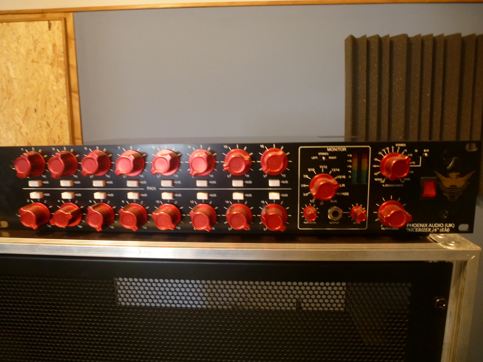 Photo Phoenix Audio Nicerizer 16 MKII Phoenix Audio Nicerizer 16 MKII