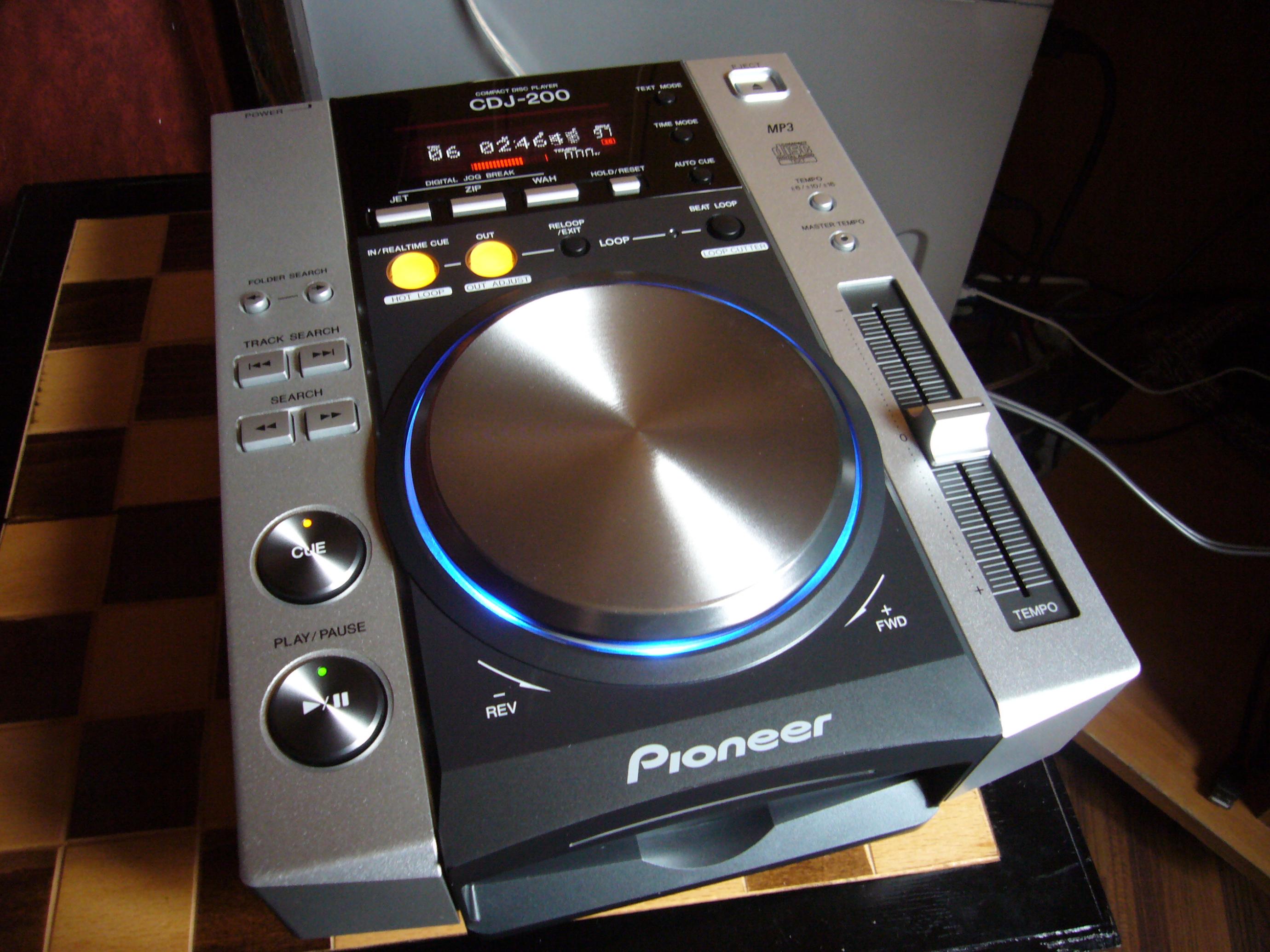 audio quality and unique design, beauty - Reviews Pioneer CDJ-200 