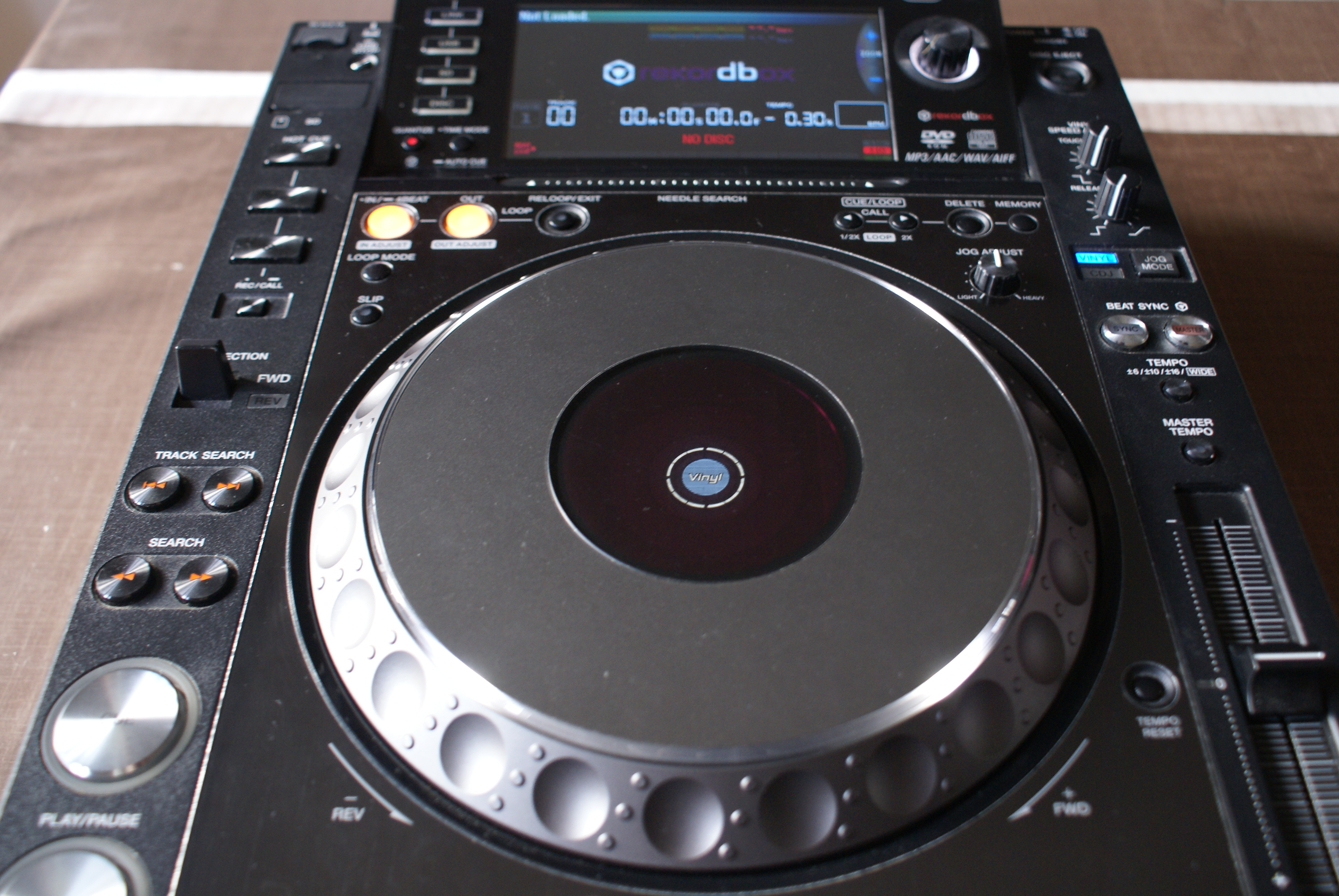 Pioneer cdj 2000 не читает флешку