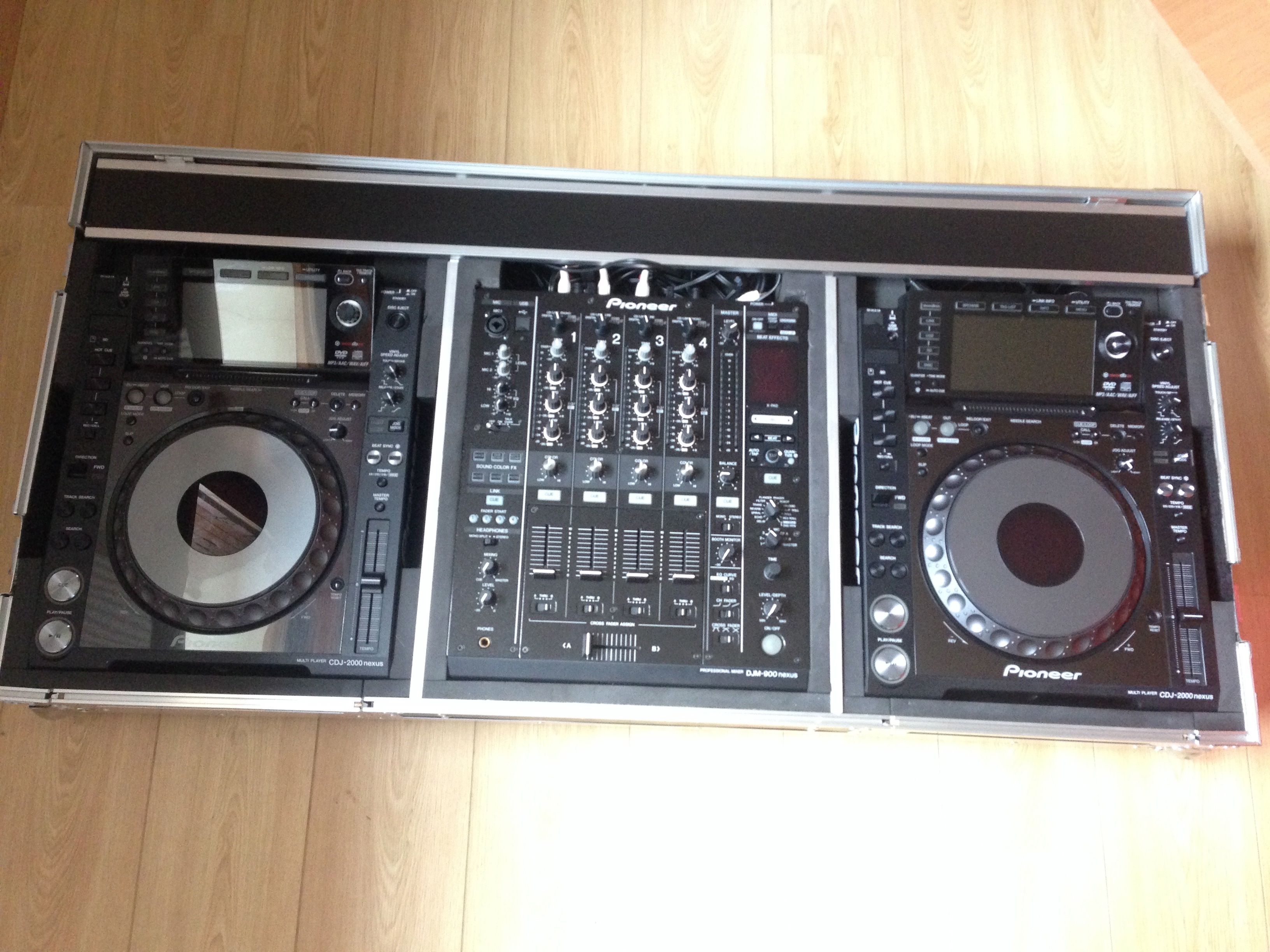 Pioneer cdj 2000 не читает флешку