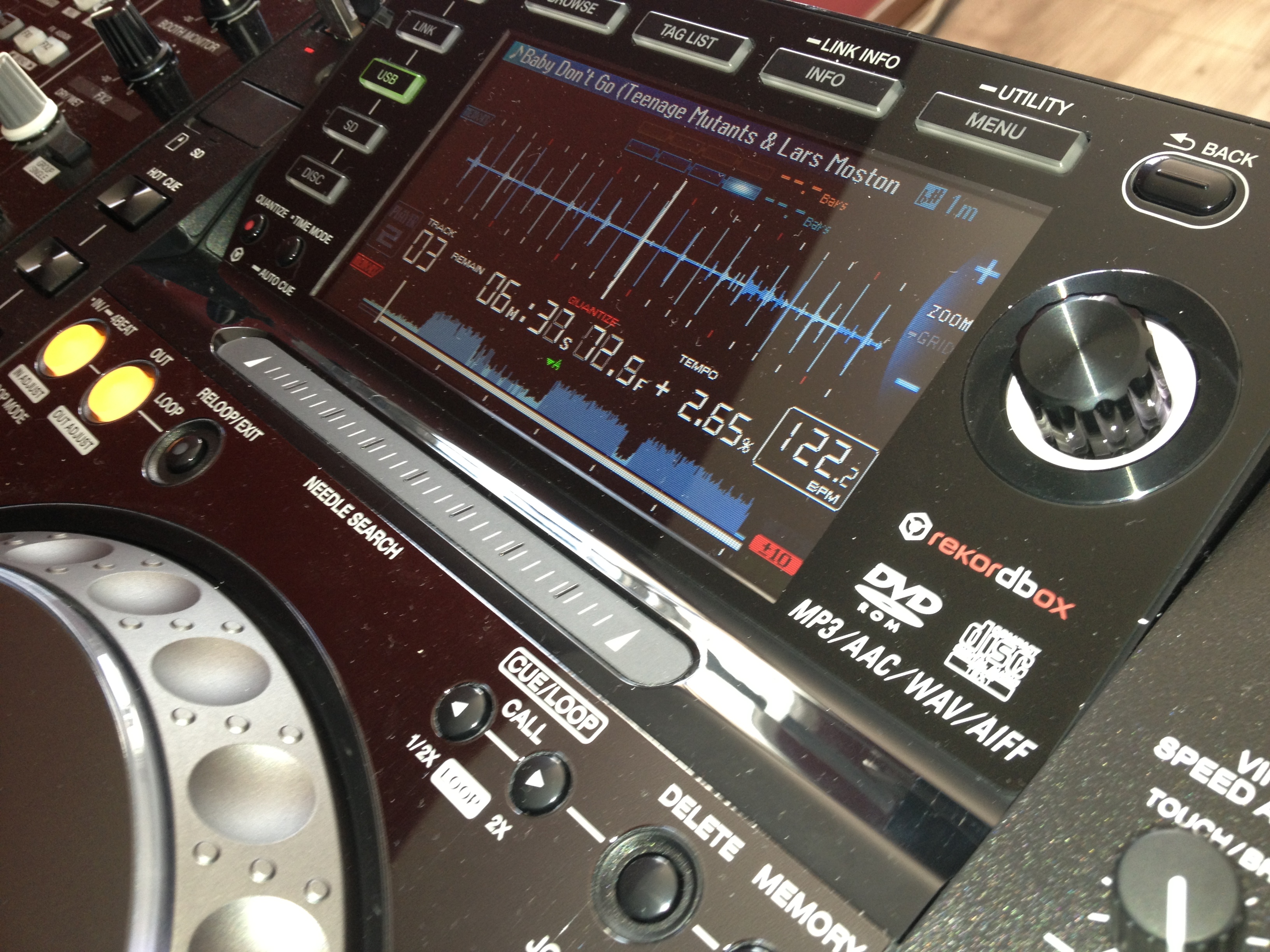 Pioneer cdj 2000 не читает флешку