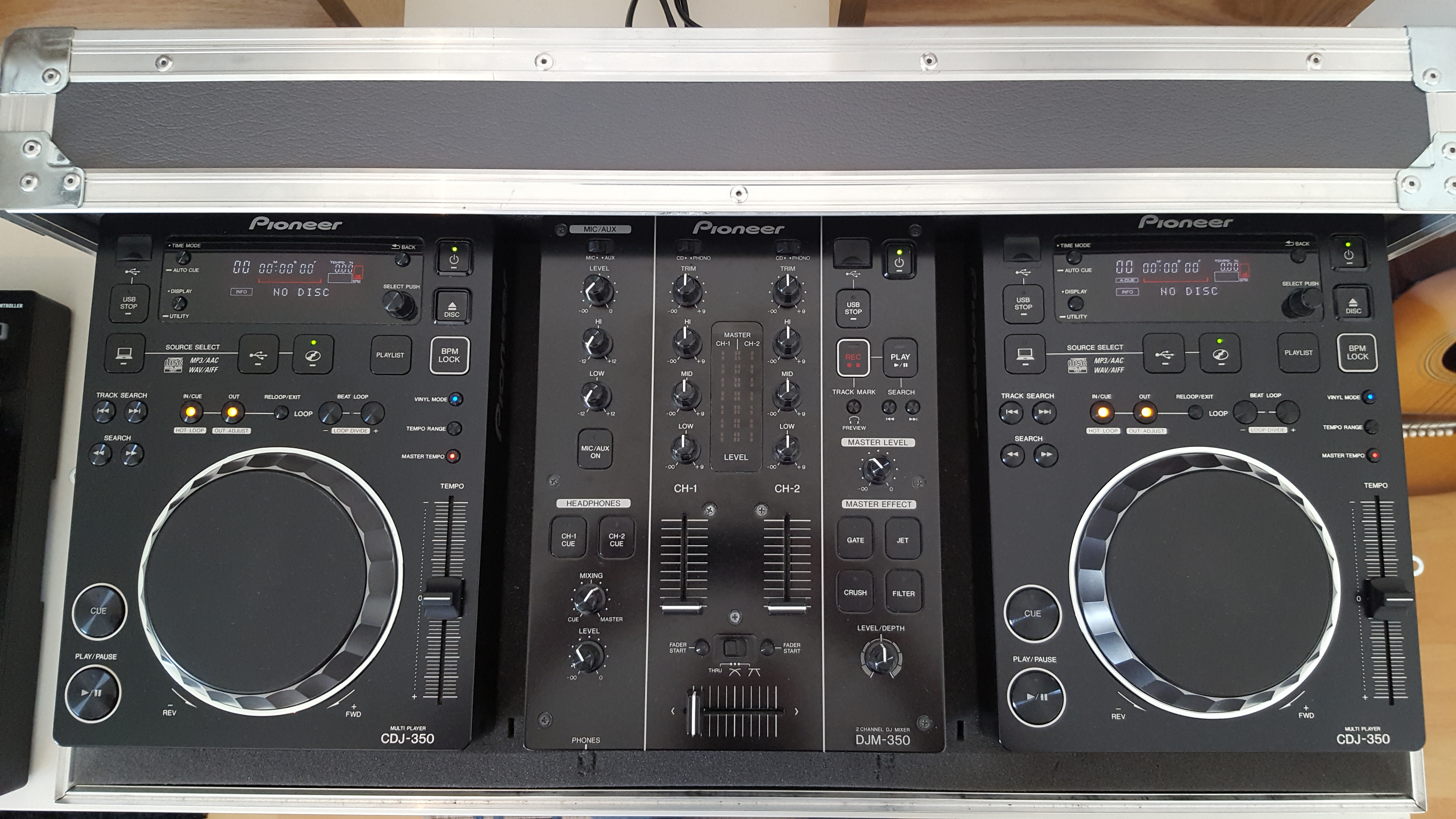 Cdj 350 какие флешки читает