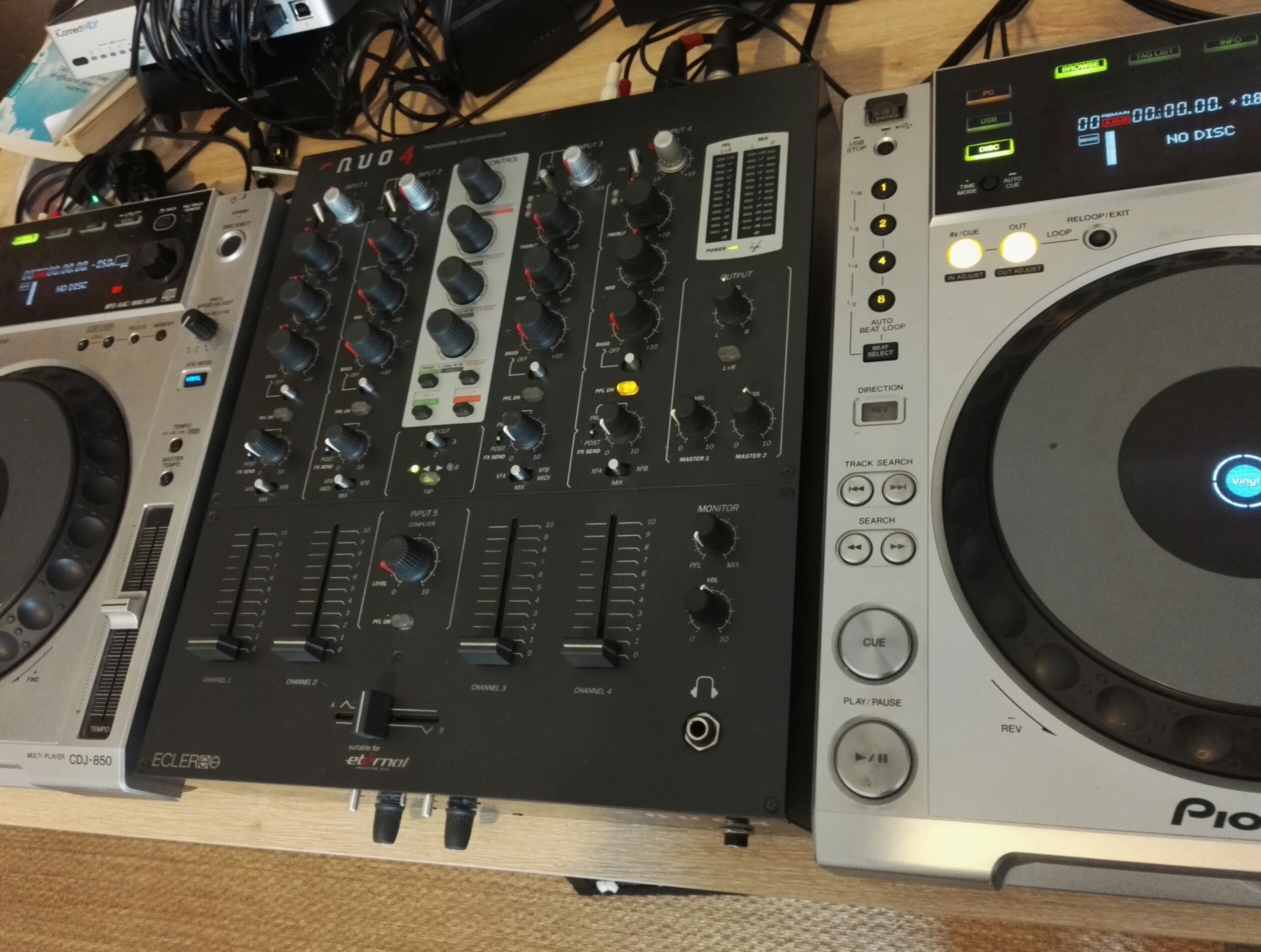 cdj 850