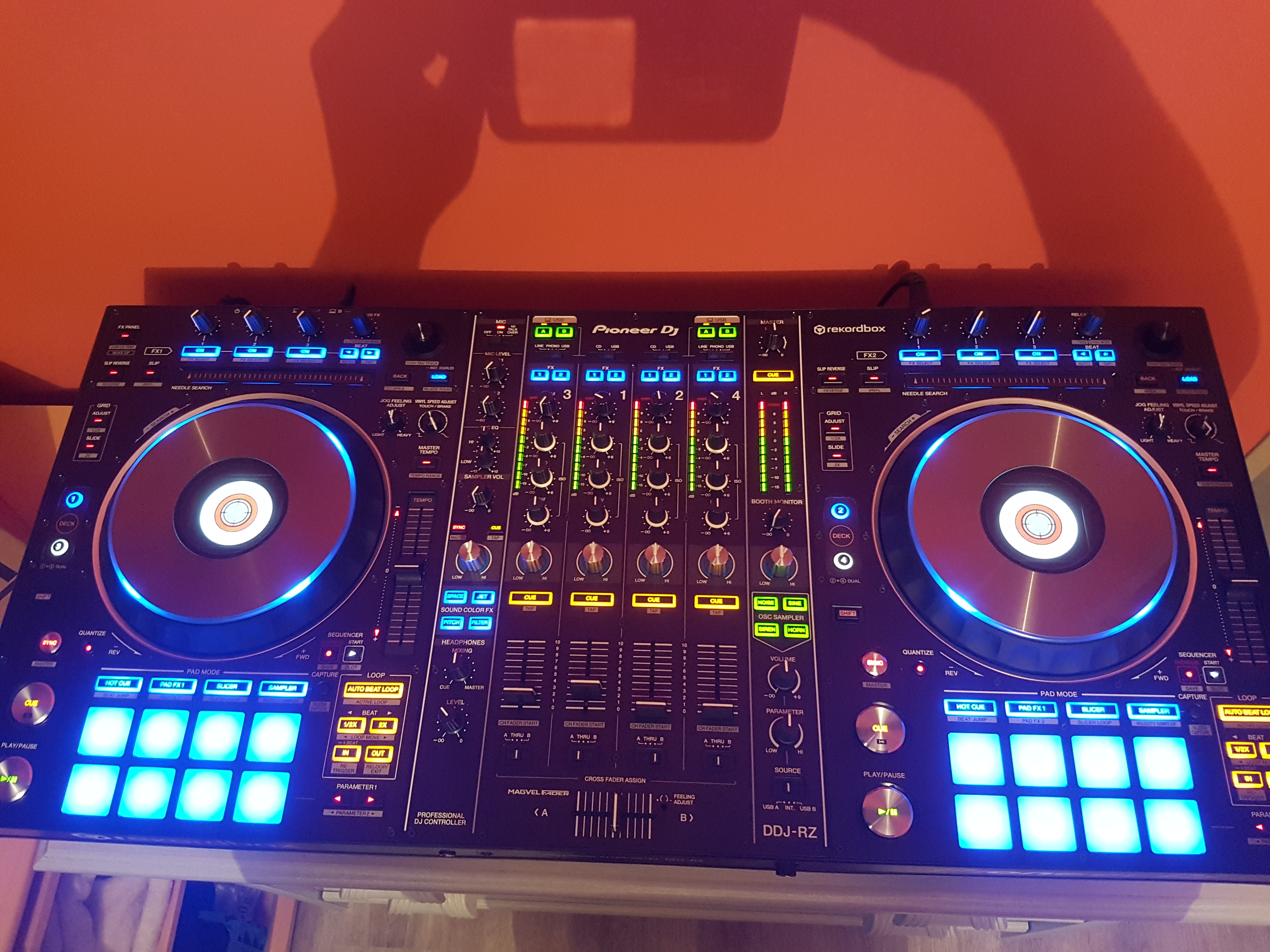 Pioneer DDJRZ image (1841779) Audiofanzine