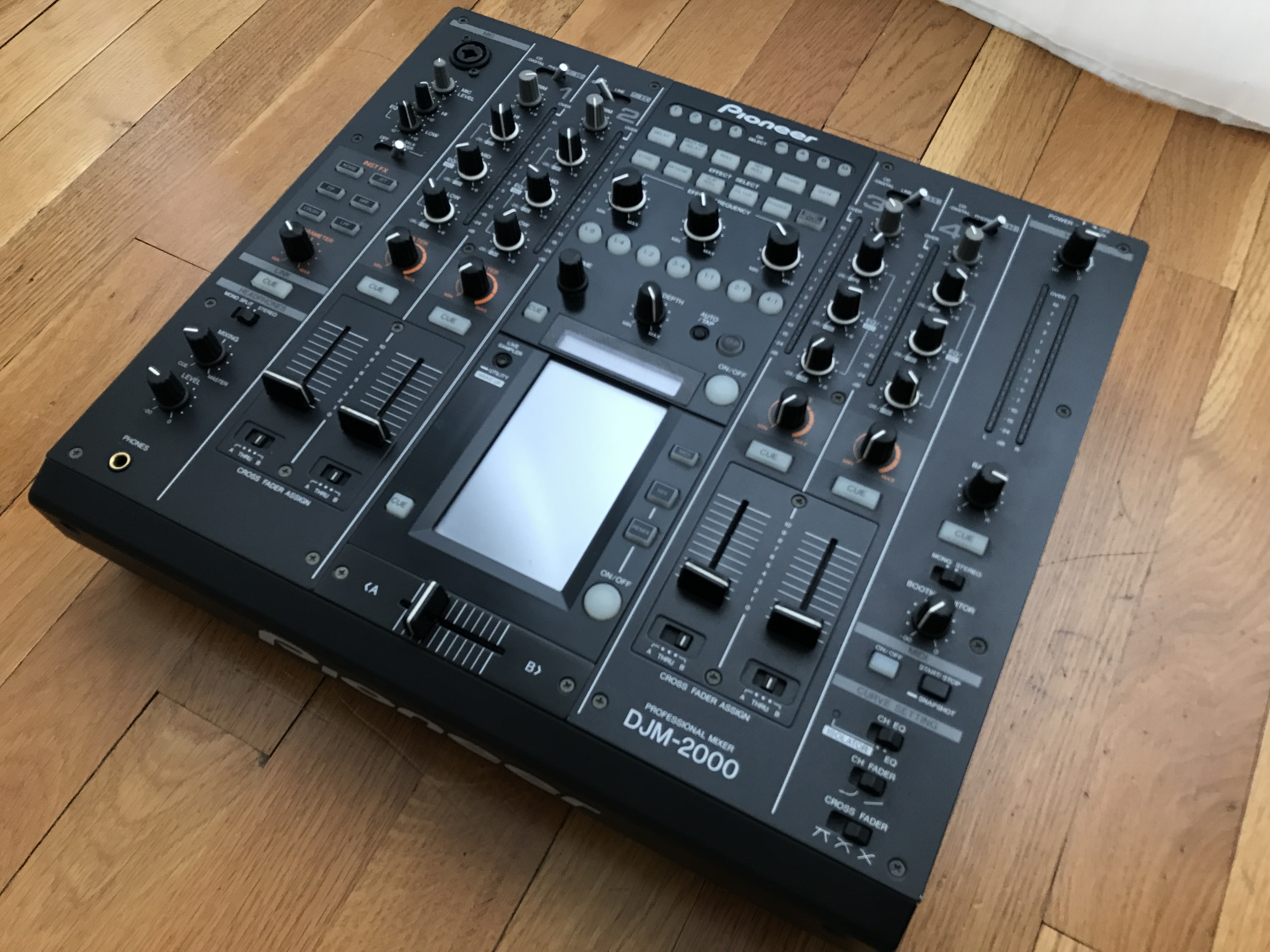 djm 2000