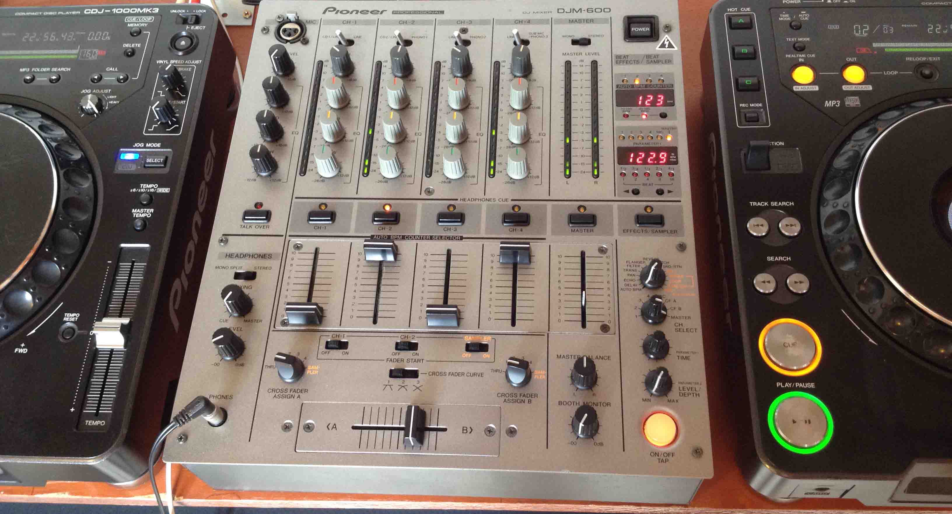 DJM-600-S - Pioneer DJM-600-S - Audiofanzine