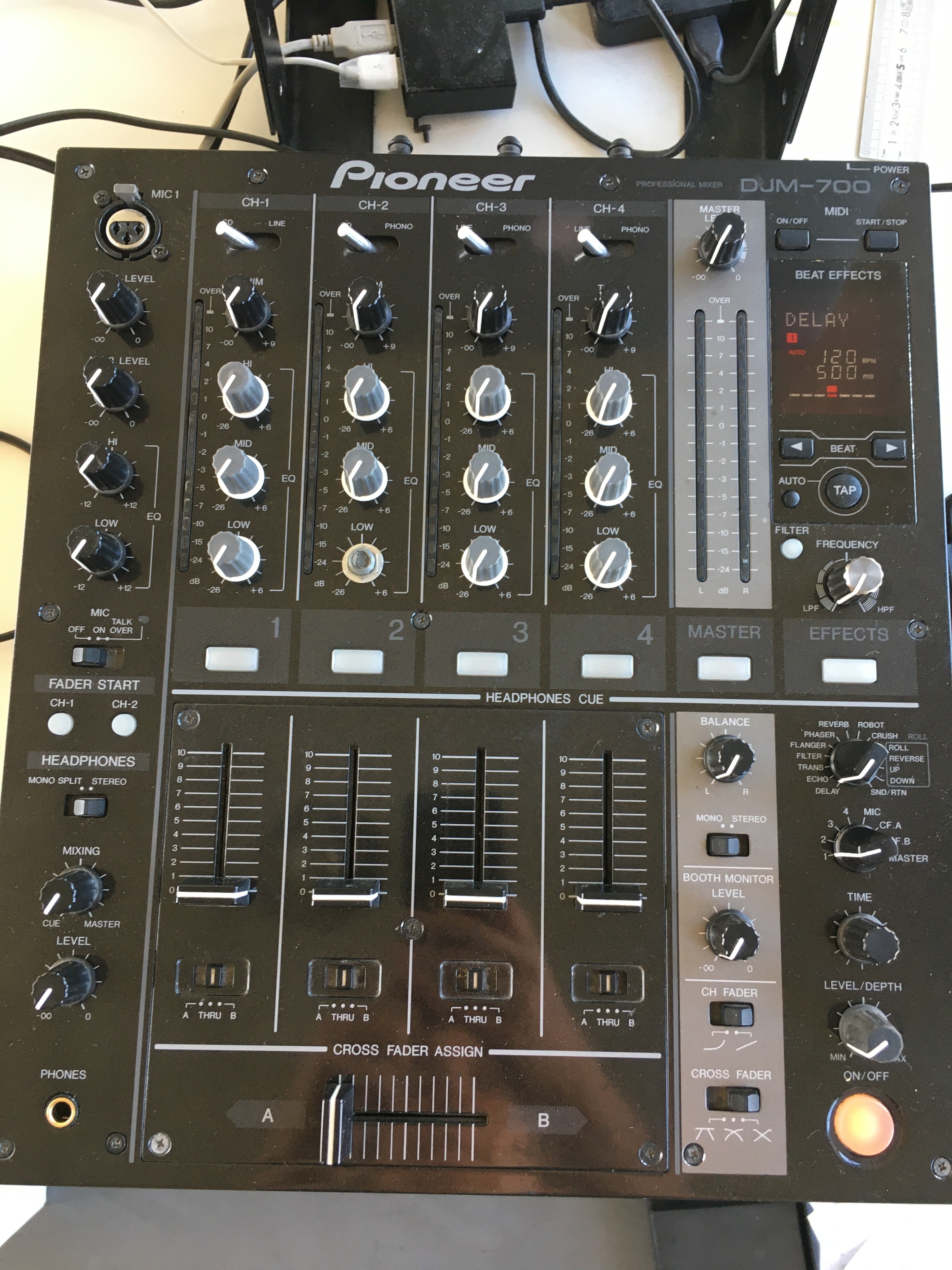 DJM-700-K - Pioneer DJM-700-K - Audiofanzine