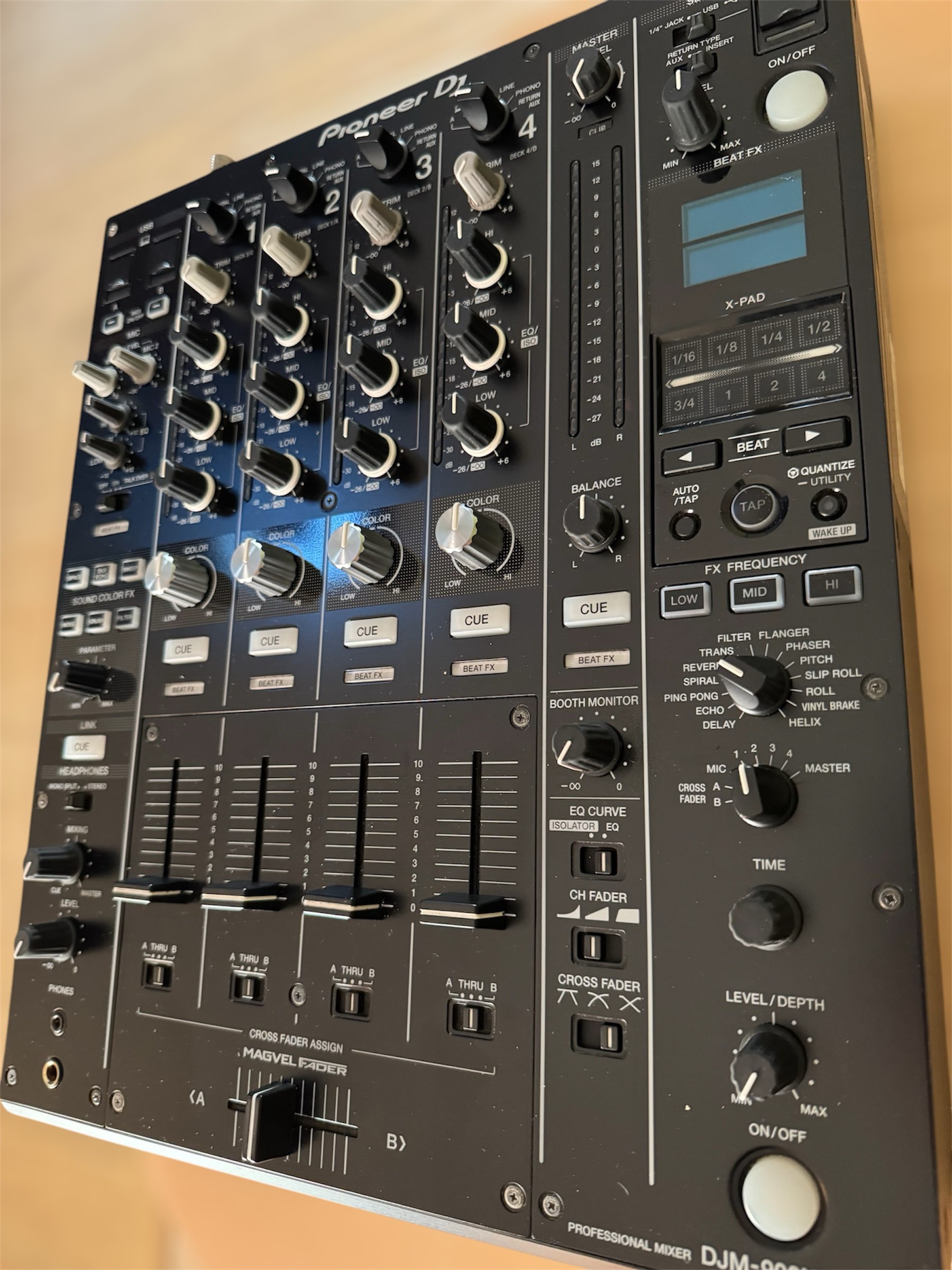 DJM-900NXS2 - Pioneer DJM-900NXS2 - Audiofanzine DJM-900NXS2 - Pioneer DJM-900NXS2 - Audiofanzine