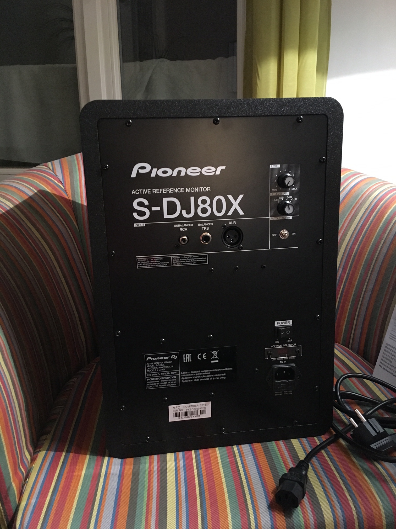 Pioneer S Dj80x Vs Krk Rokit 8 S-DJ80X - Pioneer S-DJ80X - Audiofanzine