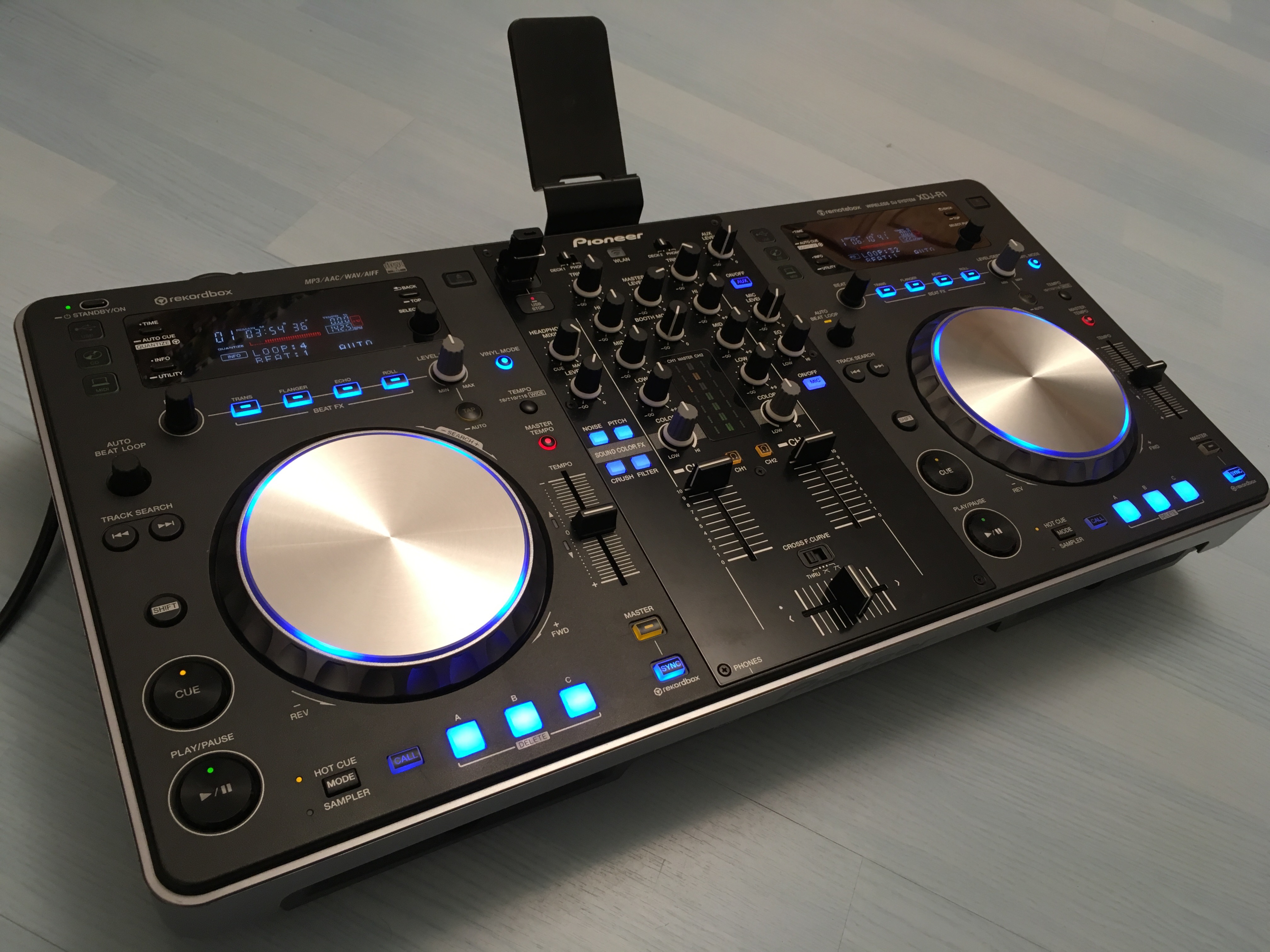 xdj r1