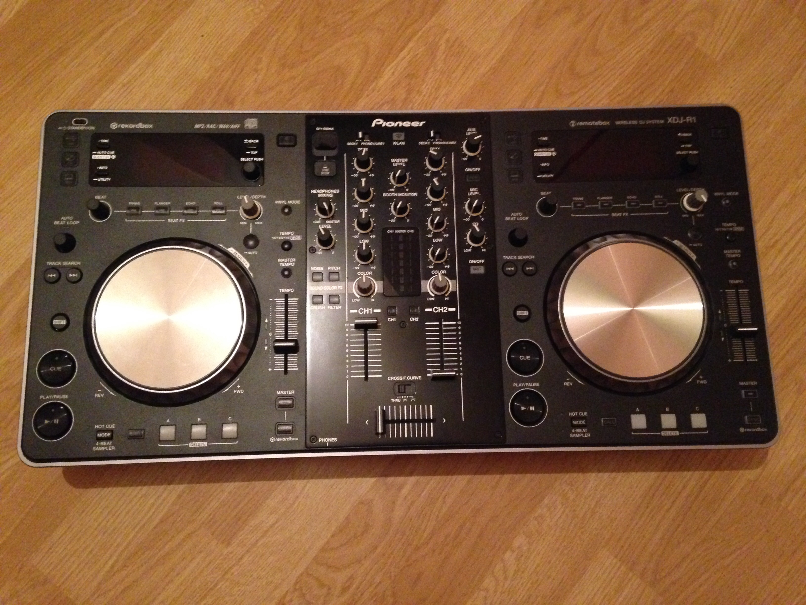 xdj r1