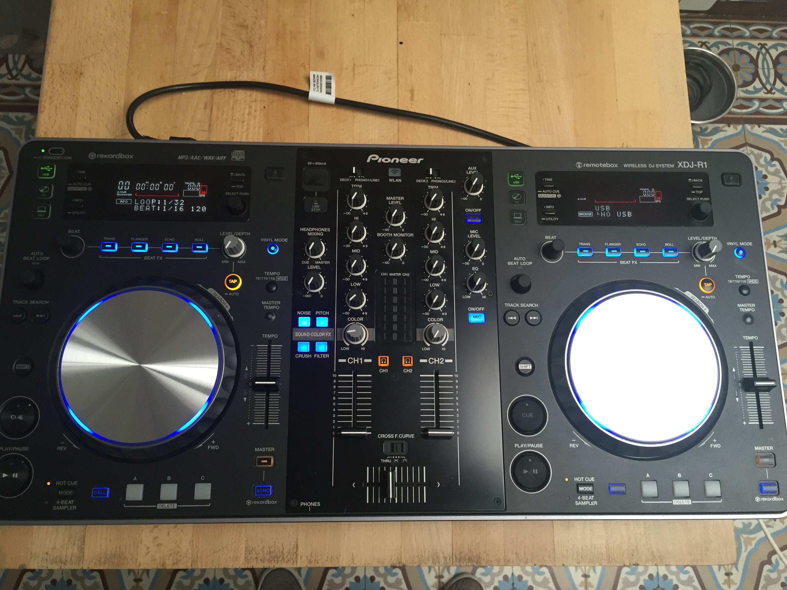 xdj r1