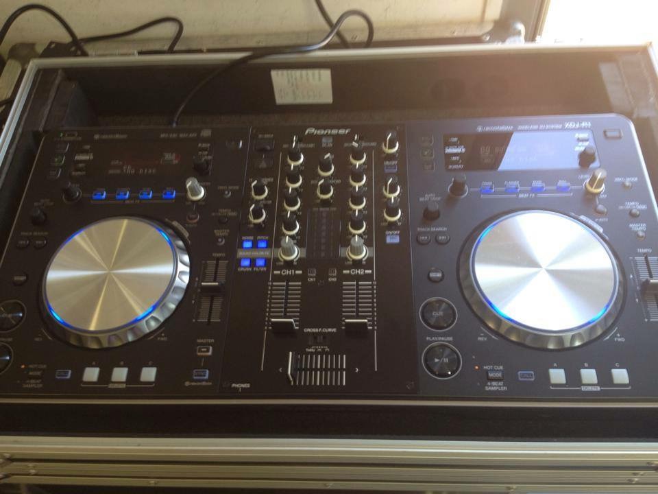 xdj r1