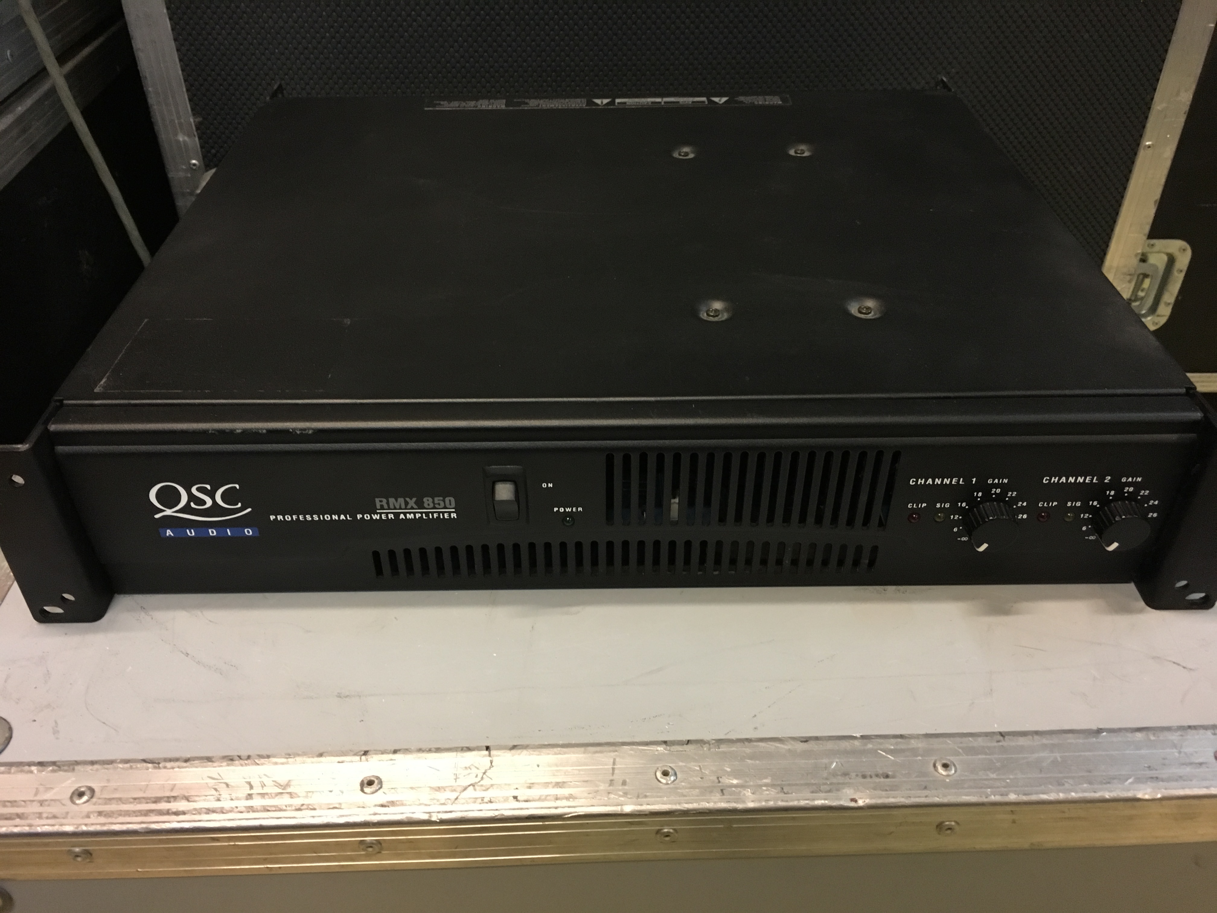 RMX 850 QSC RMX 850 Audiofanzine