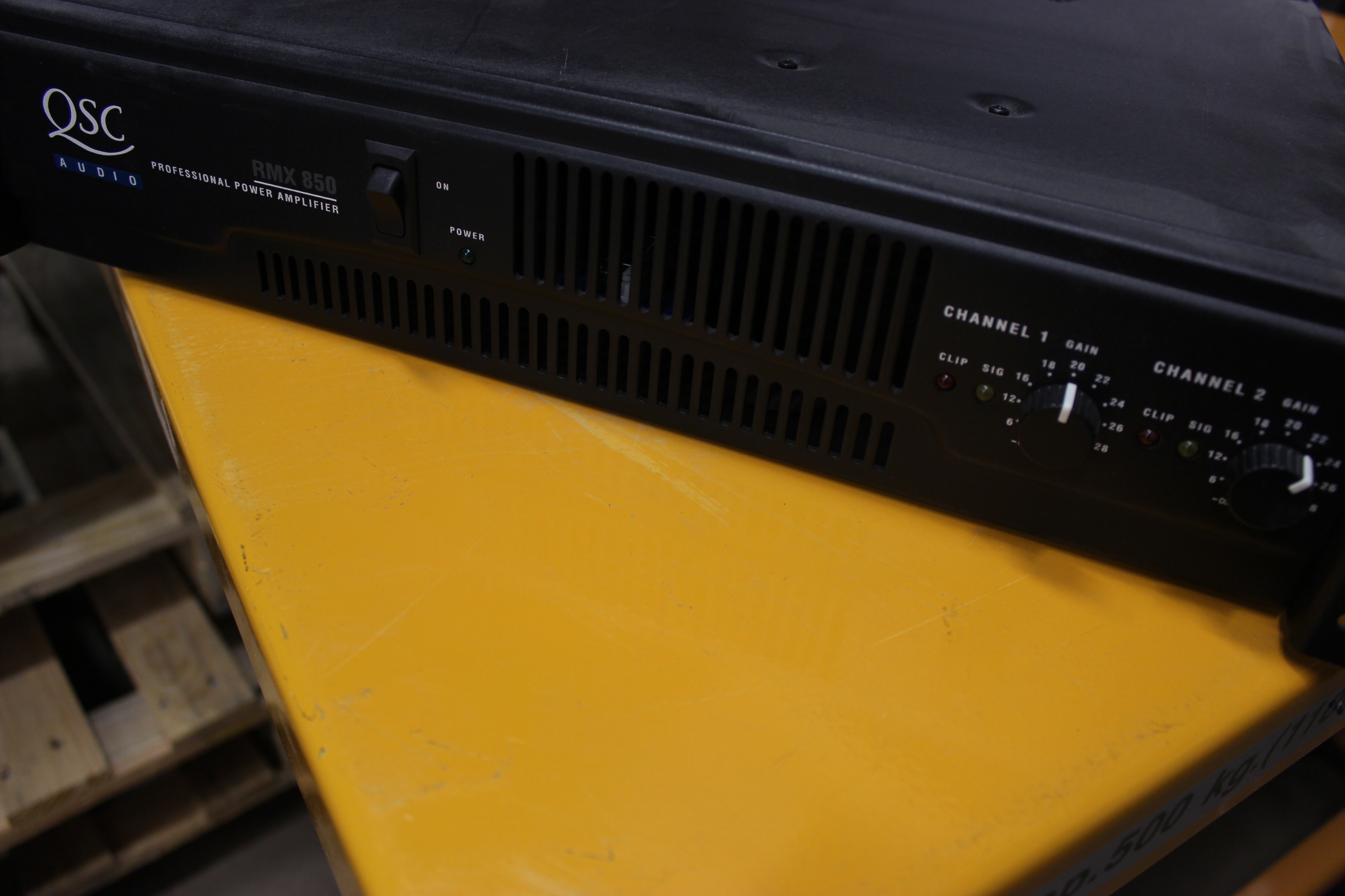 RMX 850 QSC RMX 850 Audiofanzine