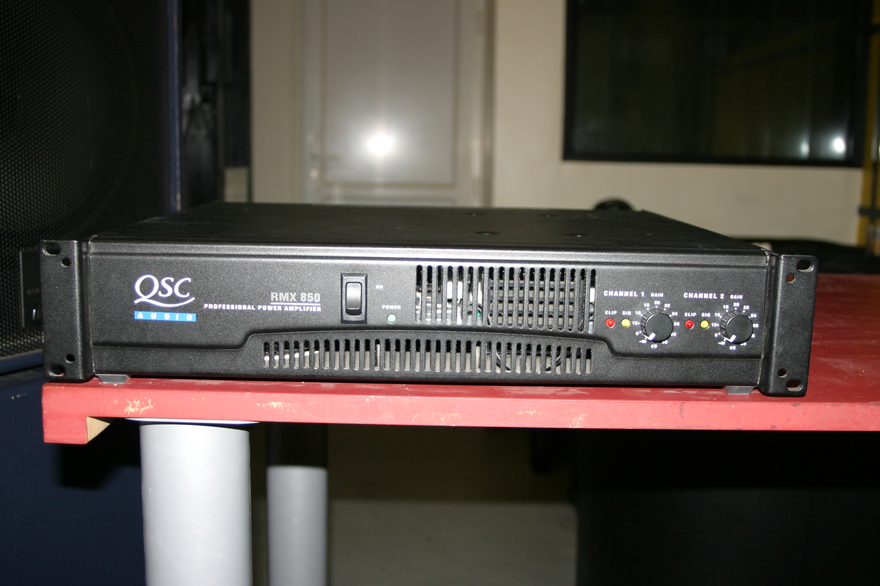 RMX 850 QSC RMX 850 Audiofanzine