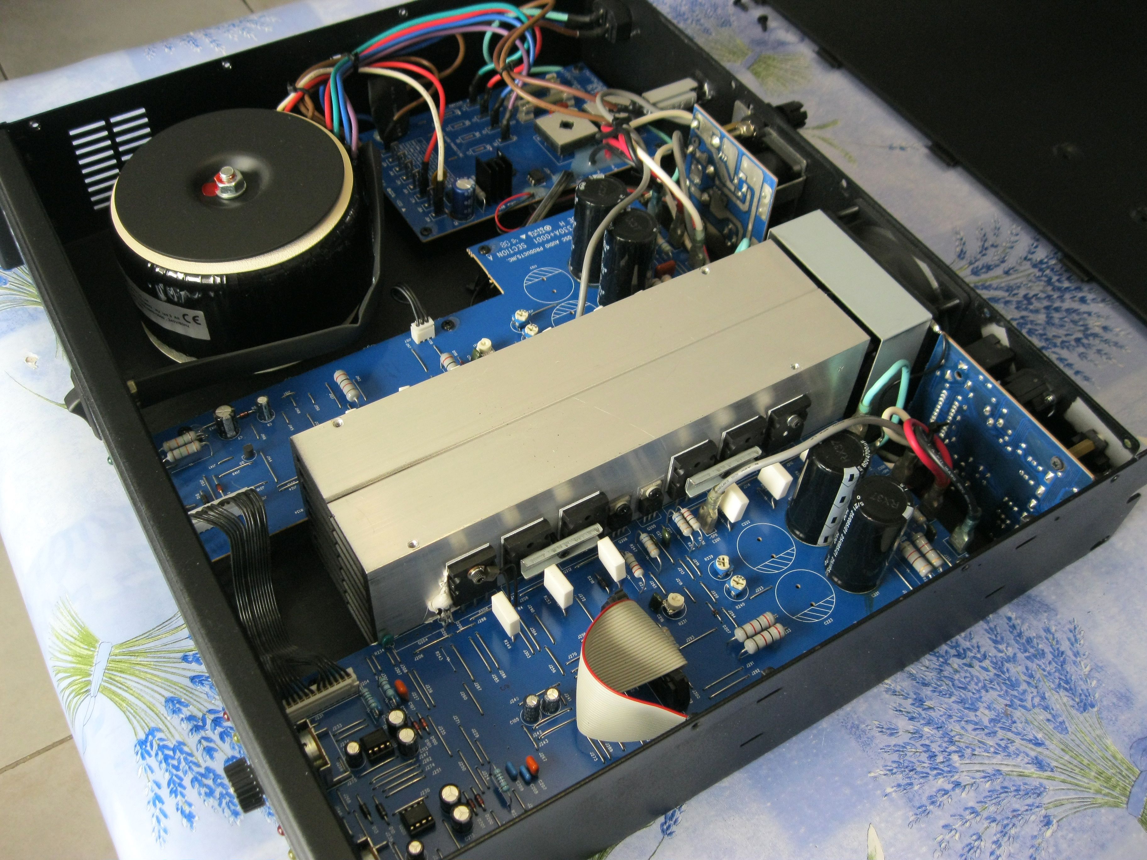 RMX 850 QSC RMX 850 Audiofanzine