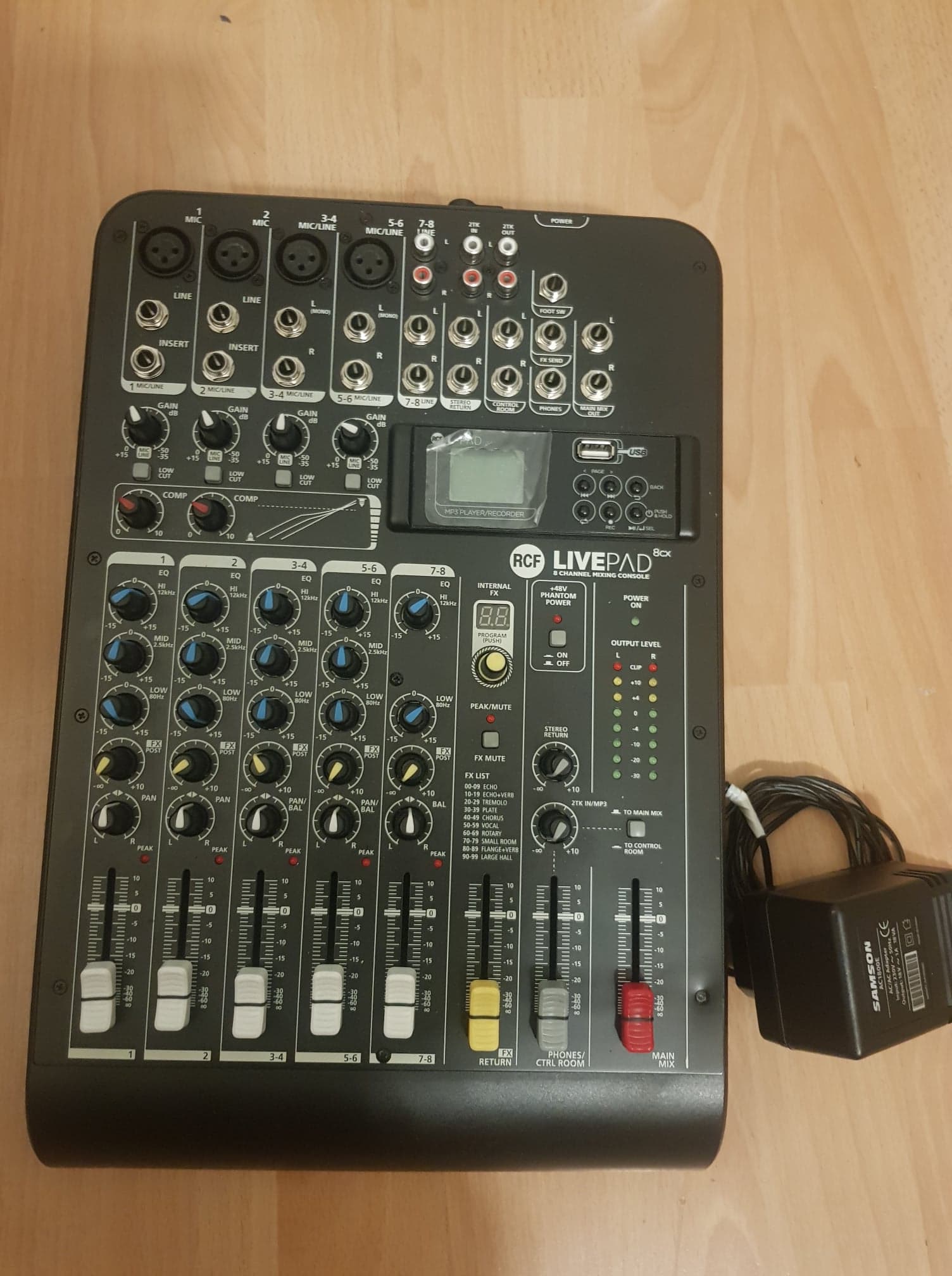 RCF L-PAD 8C Mixer  MUSIC STORE professional
