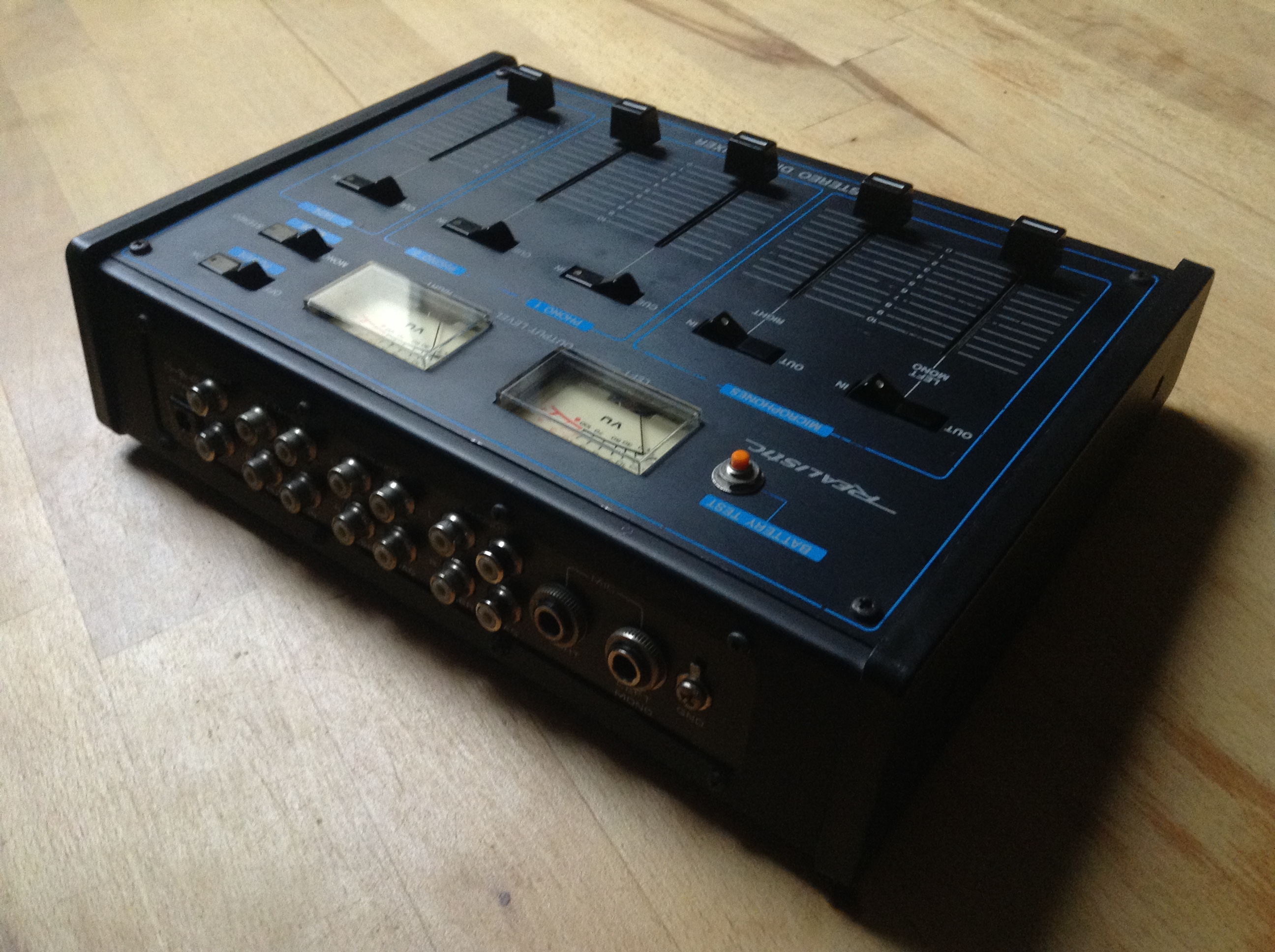 Stereo Disco Mixer Realistic Stereo Disco Mixer Audiofanzine