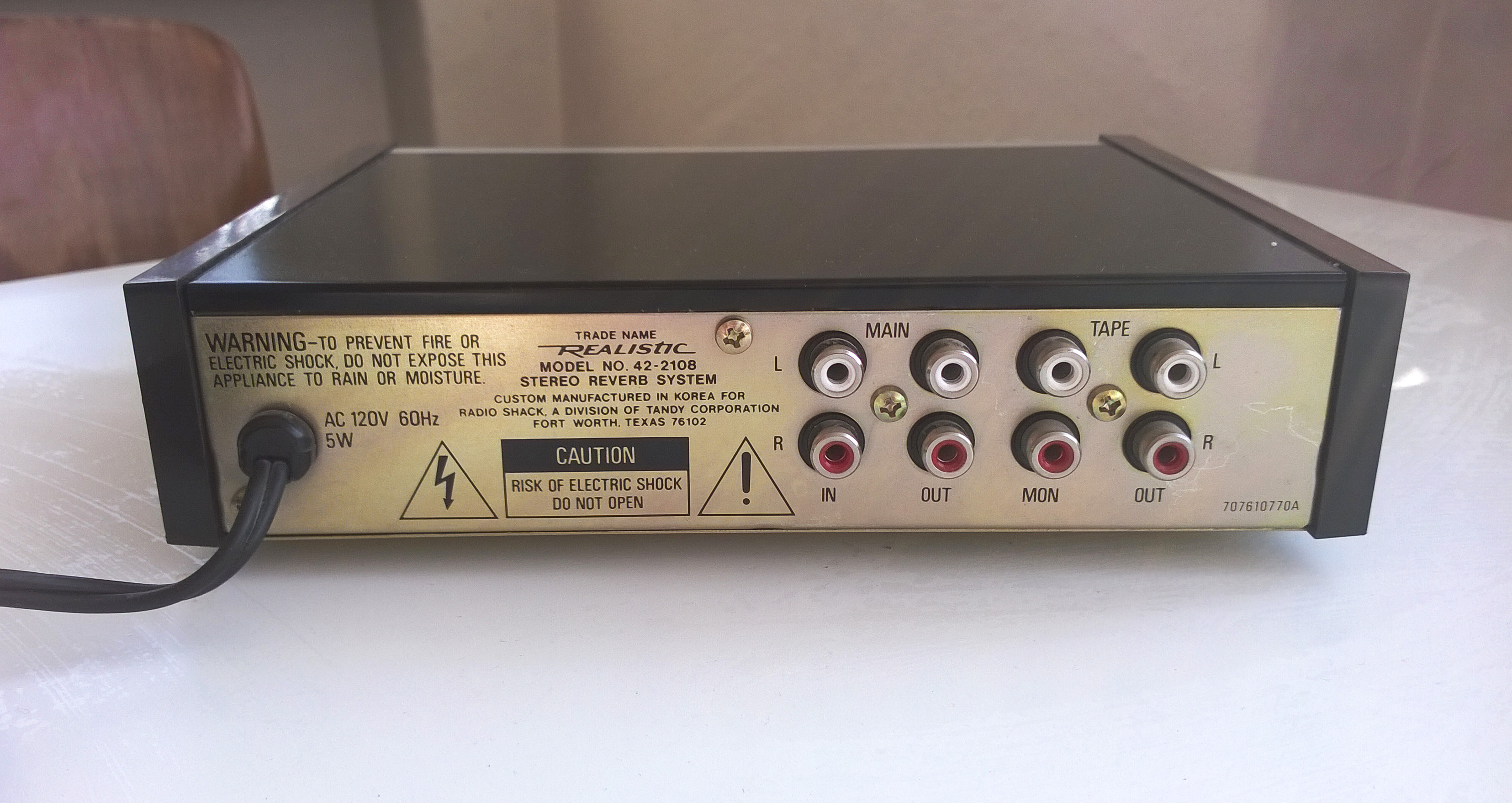 Realistic stereo reverb system image (1093241) Audiofanzine