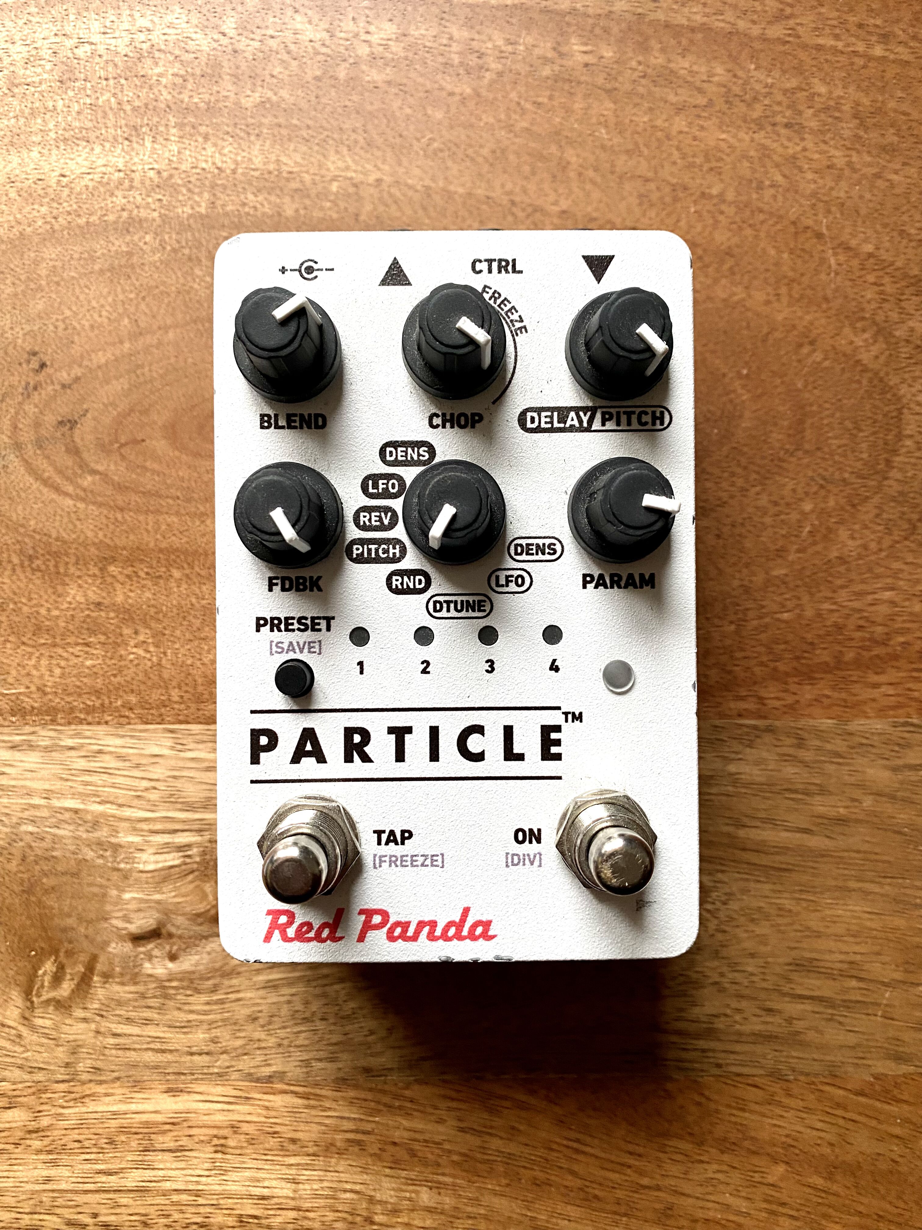 Red Panda Particle 2 ギター