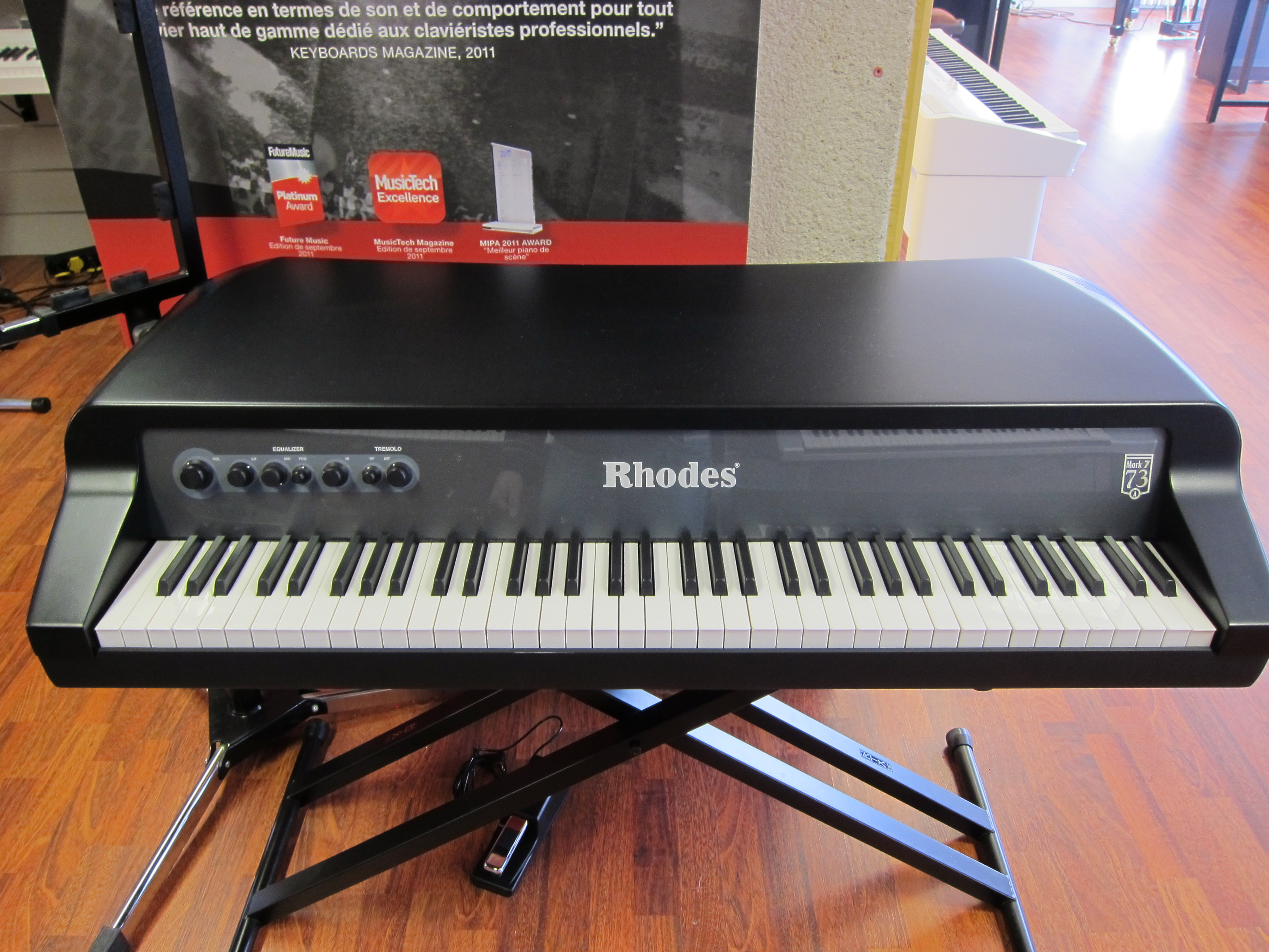 Photo Rhodes Mark 7 73 Rhodes Touch Rhodes Mark 7 73 Rhodes Touch