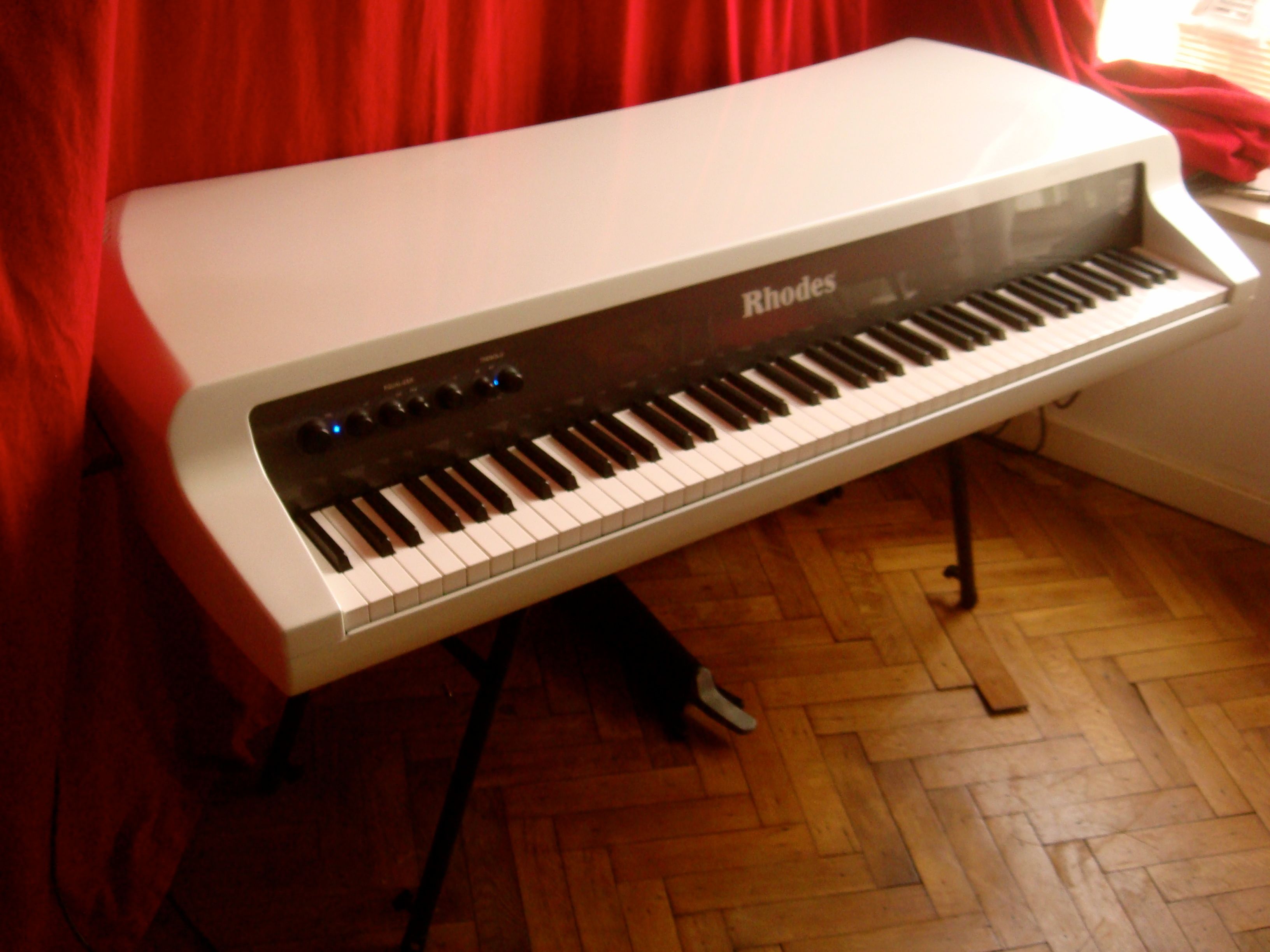 Rhodes Mark 7 Stage 73 A image (635515) Audiofanzine