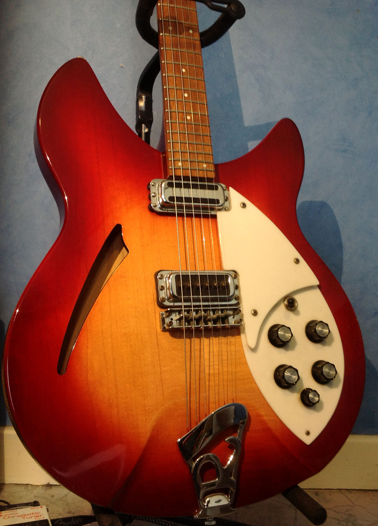 Rickenbacker 330/12 - Fireglo image (#606514) - Audiofanzine?