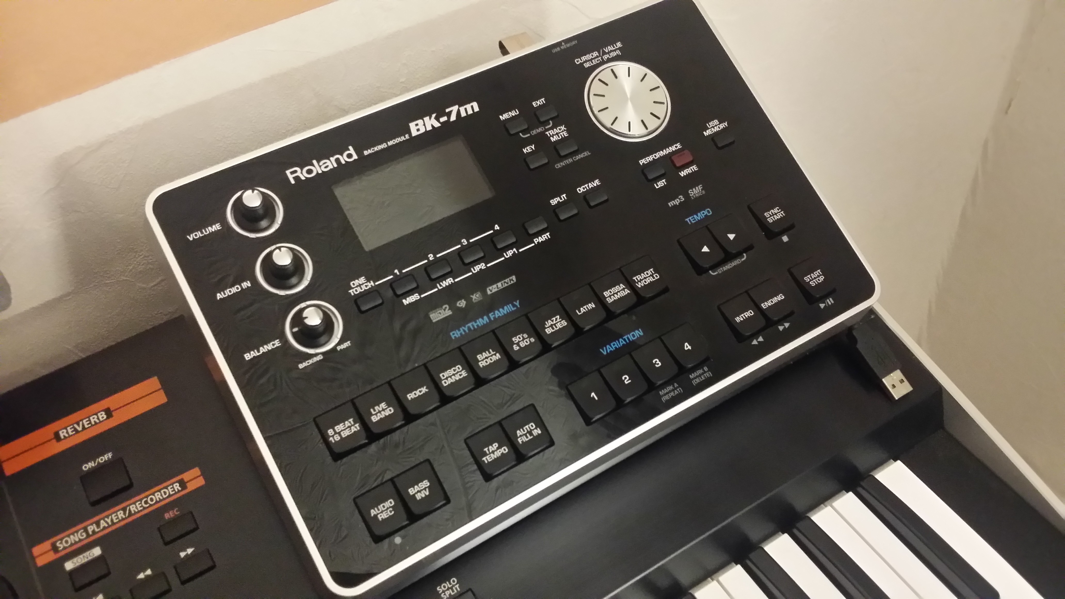 BK7M Roland BK7m Audiofanzine