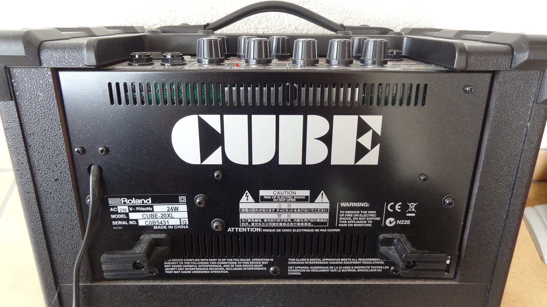AMPLI GUITARE ROLAND CUBE 20XL COSM (Aquitaine) Audiofanzine