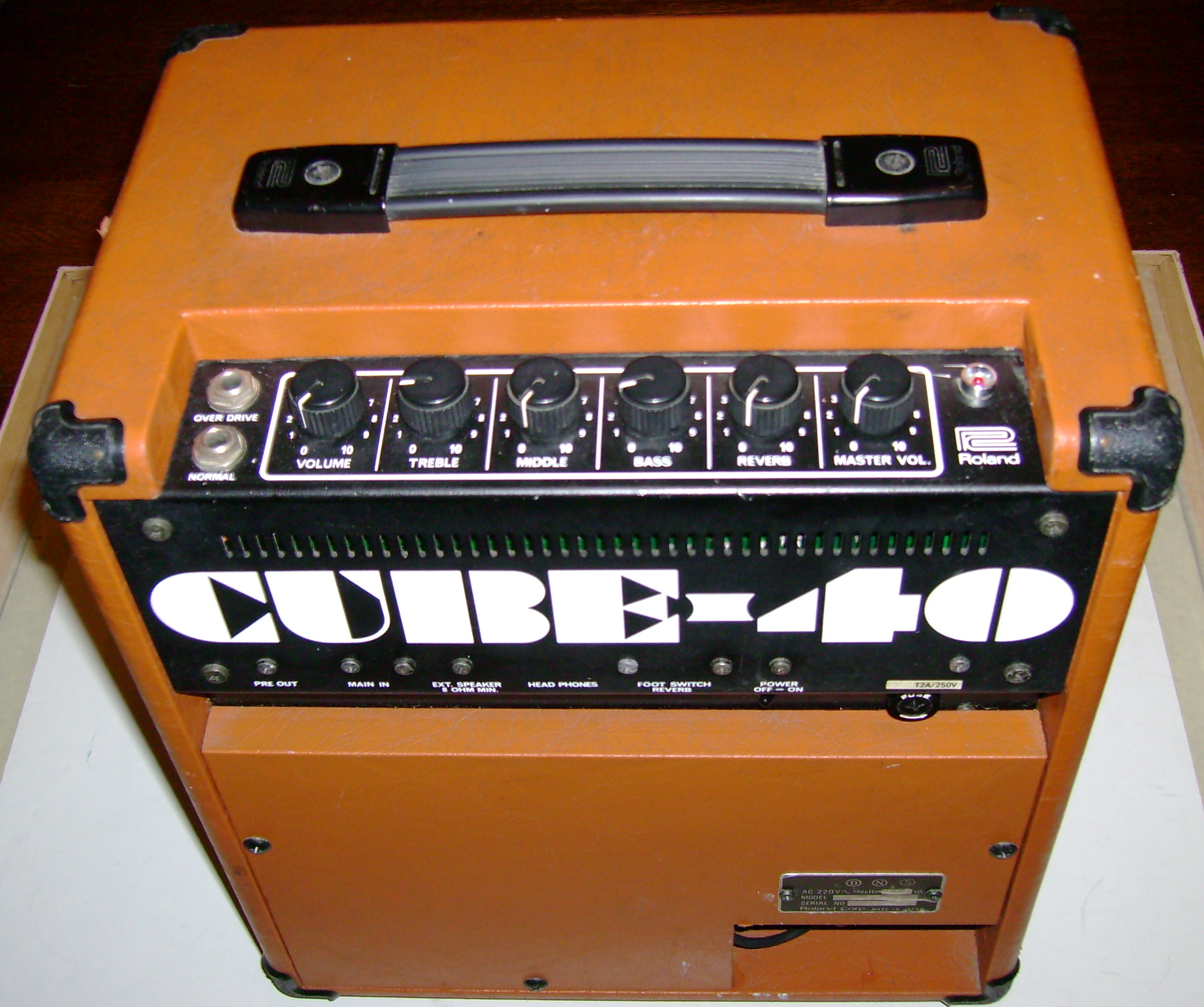 Roland Cube 40 Vintage image (#236659) - Audiofanzine